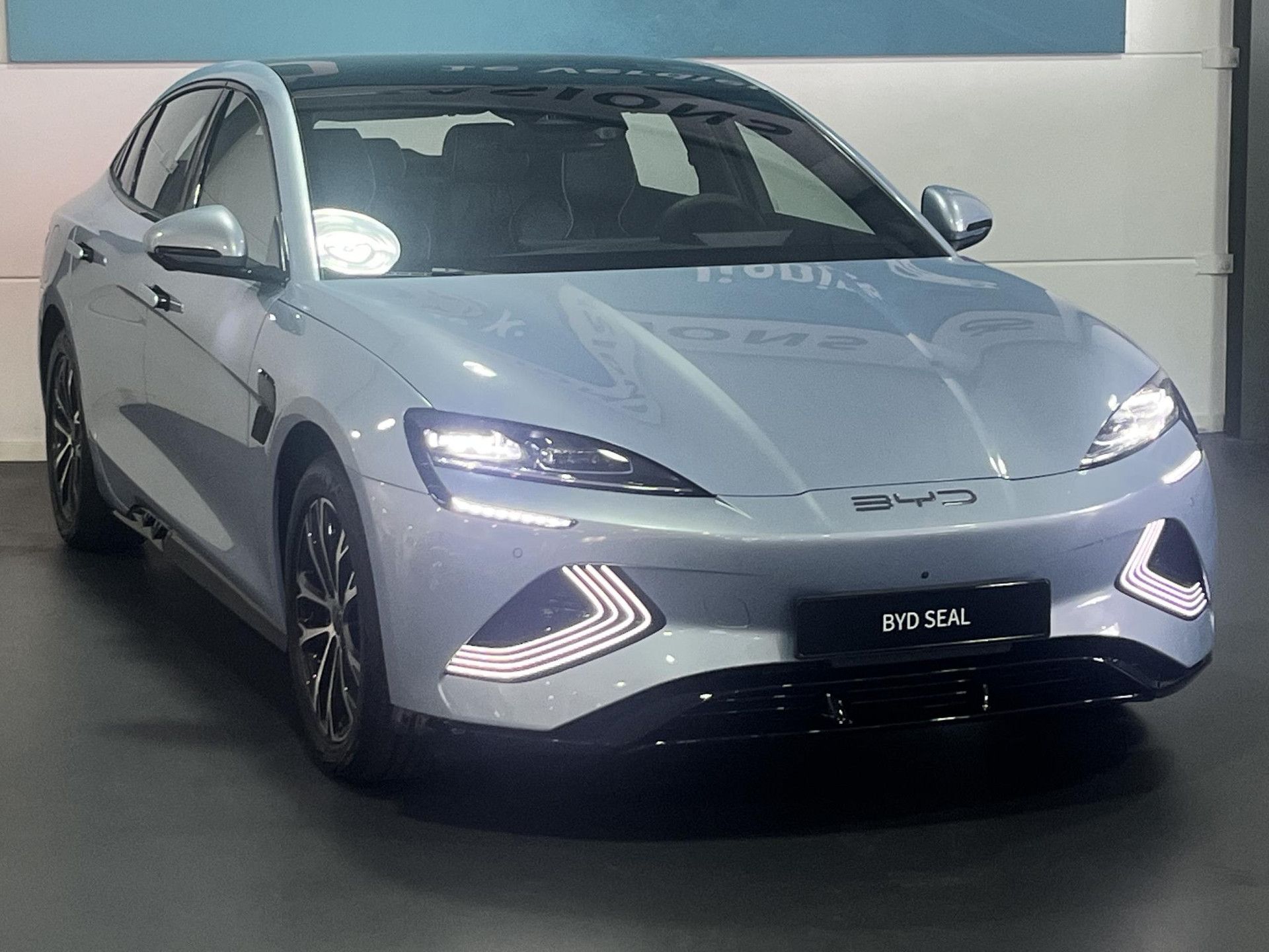 BYD SEAL met kenteken KNH-71-P – detailfoto