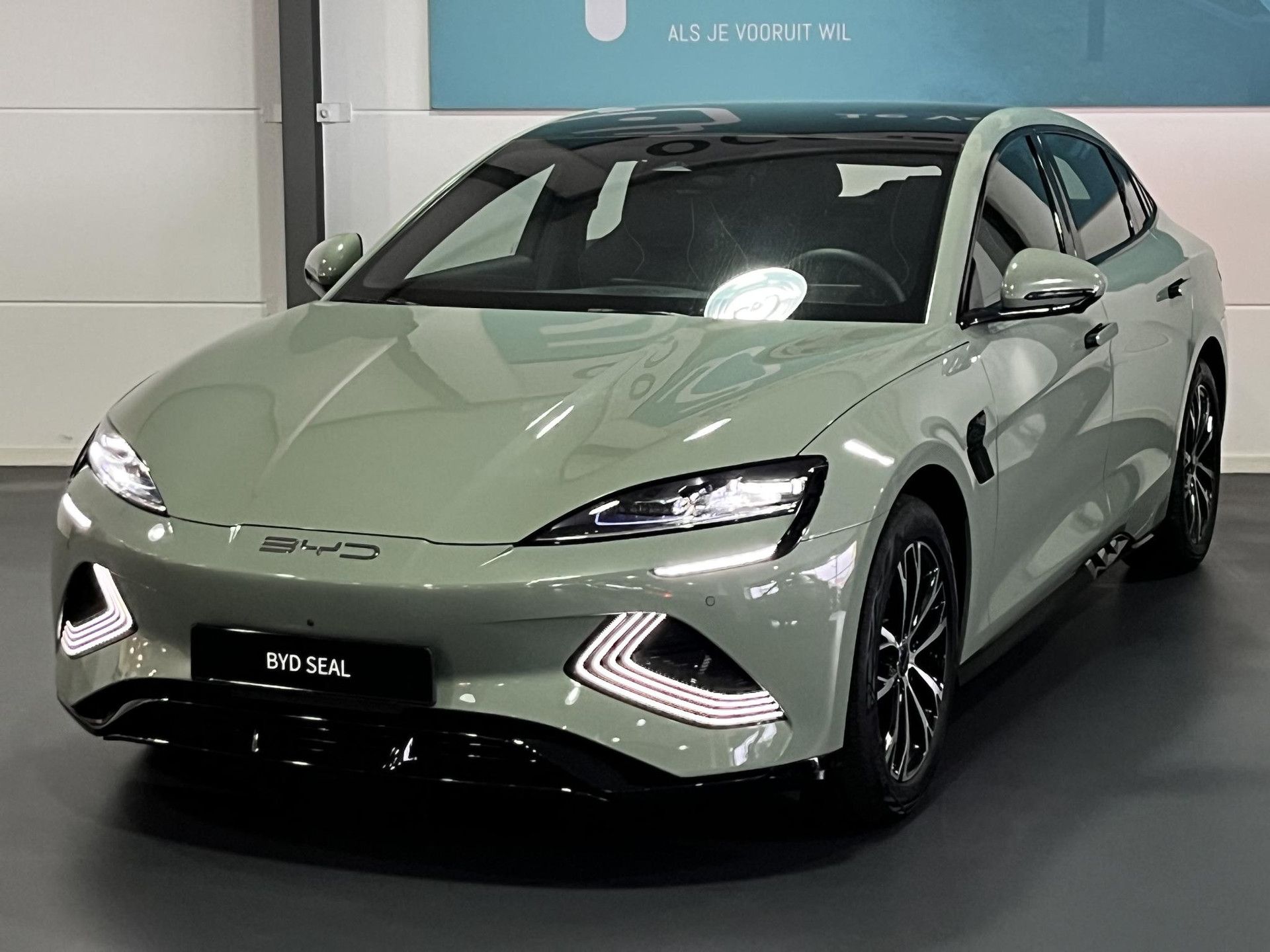 BYD SEAL met kenteken KNH-72-P – vooraanzicht