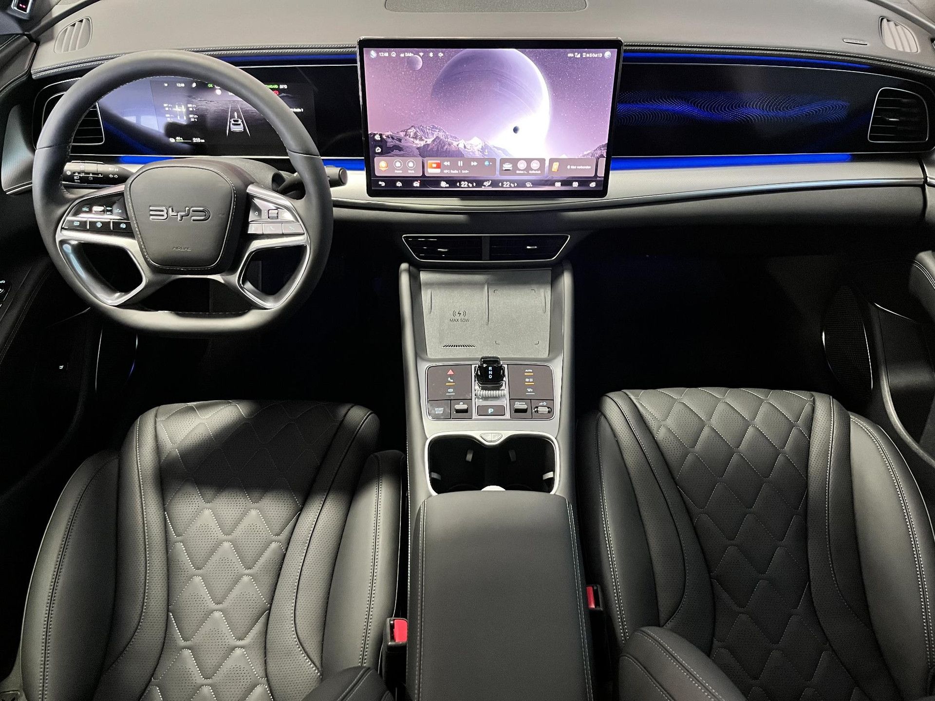 BYD SEALION met kenteken KNH-61-R – interieur