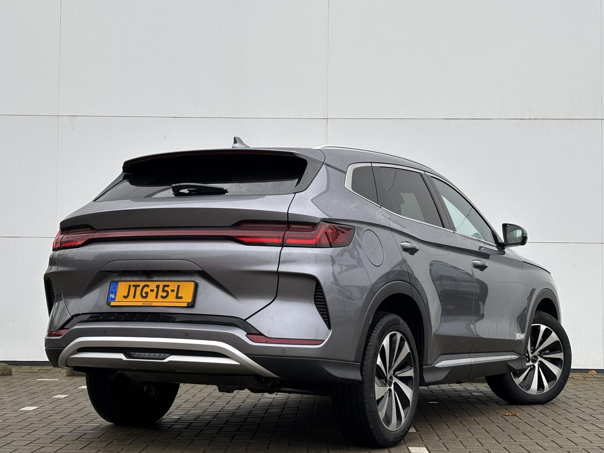 BYD SEALU met kenteken JTG-15-L – achteraanzicht