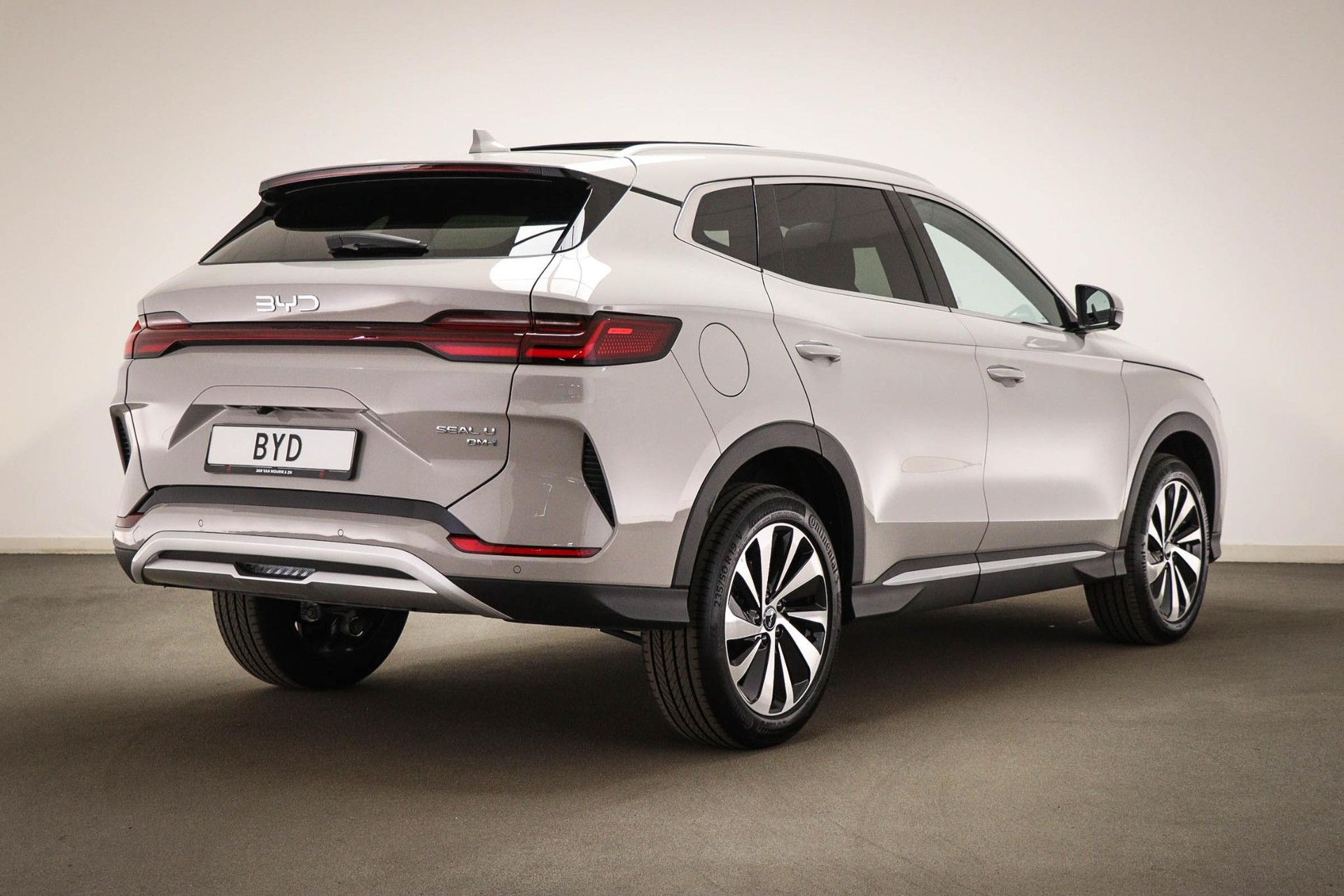 BYD SEALU met kenteken KNP-38-N – achteraanzicht