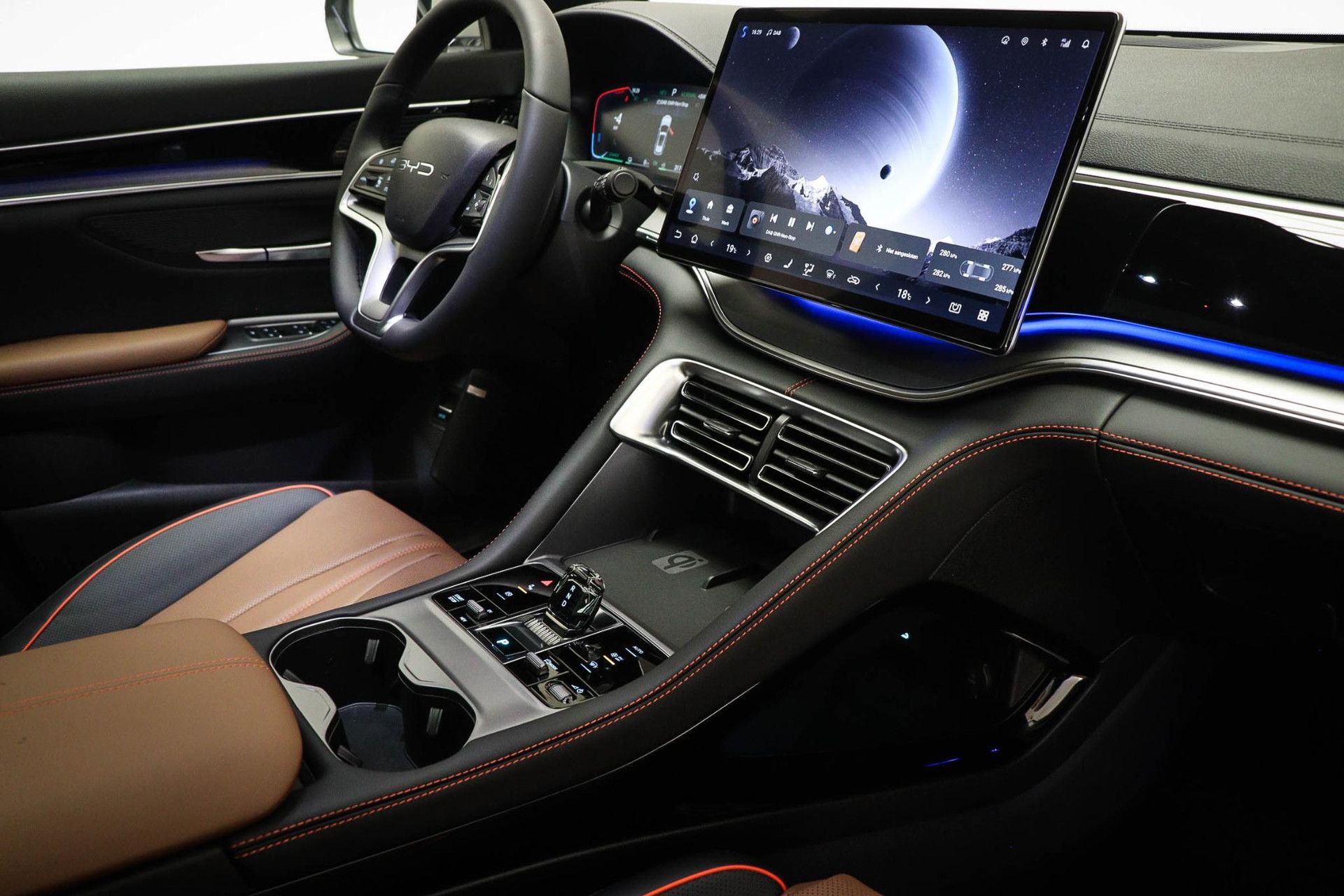 BYD SEALU met kenteken KNP-38-N – interieur