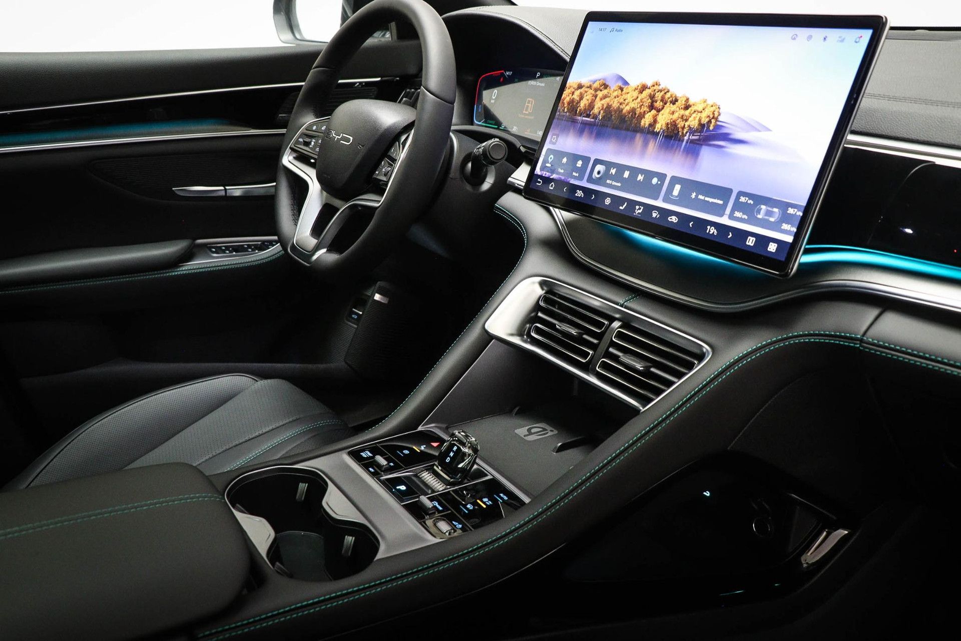 BYD SEALU met kenteken KNP-62-N – interieur