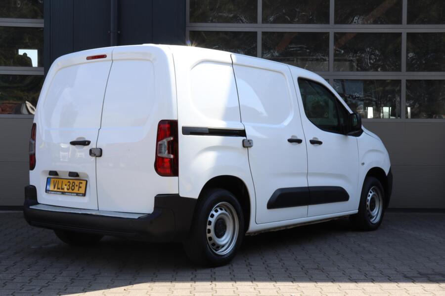 Citroën Berlingo met kenteken VLL-38-F – interieur