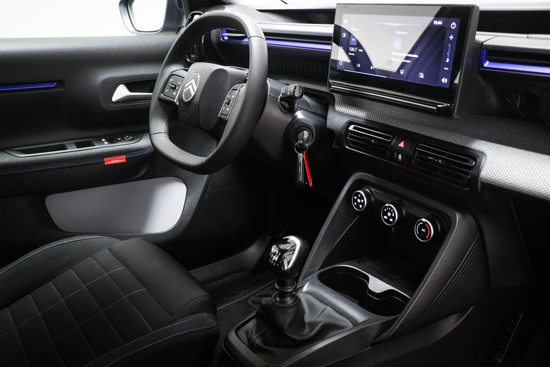Citroën C3 met kenteken JXV-49-N – interieur