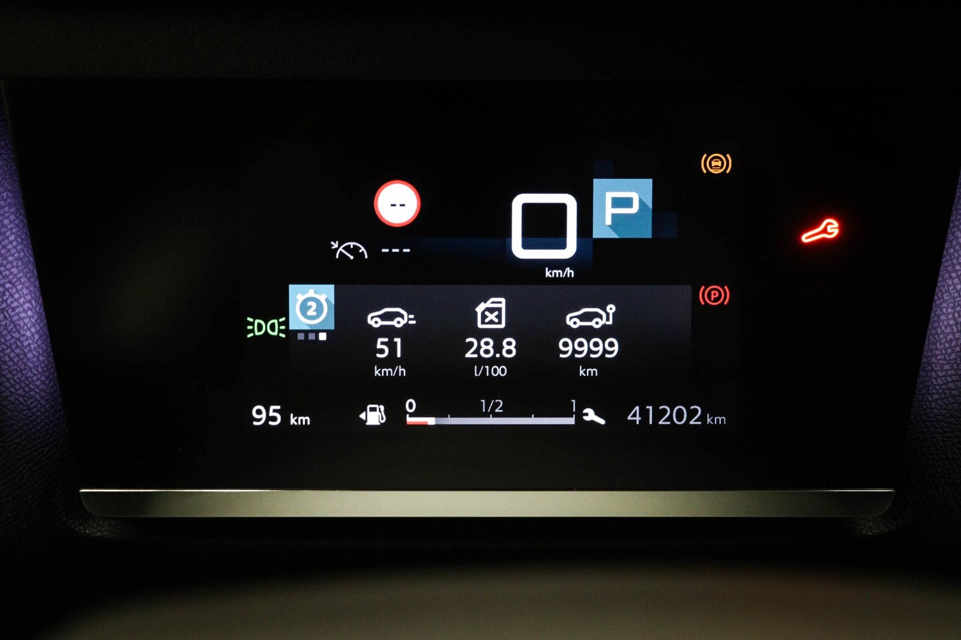 Citroën C4 met kenteken Z-691-NG – dashboard