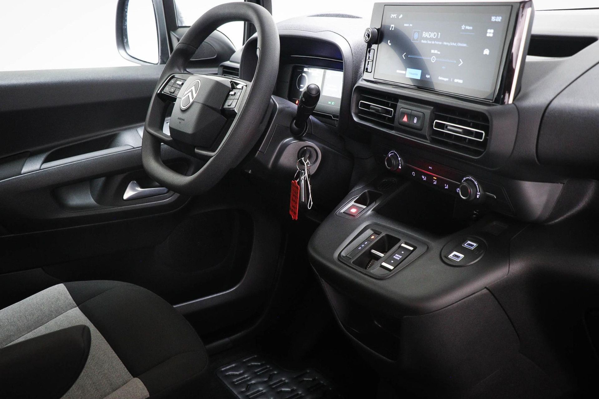 Citroën E-Berlingo met kenteken KPL-35-P – interieur