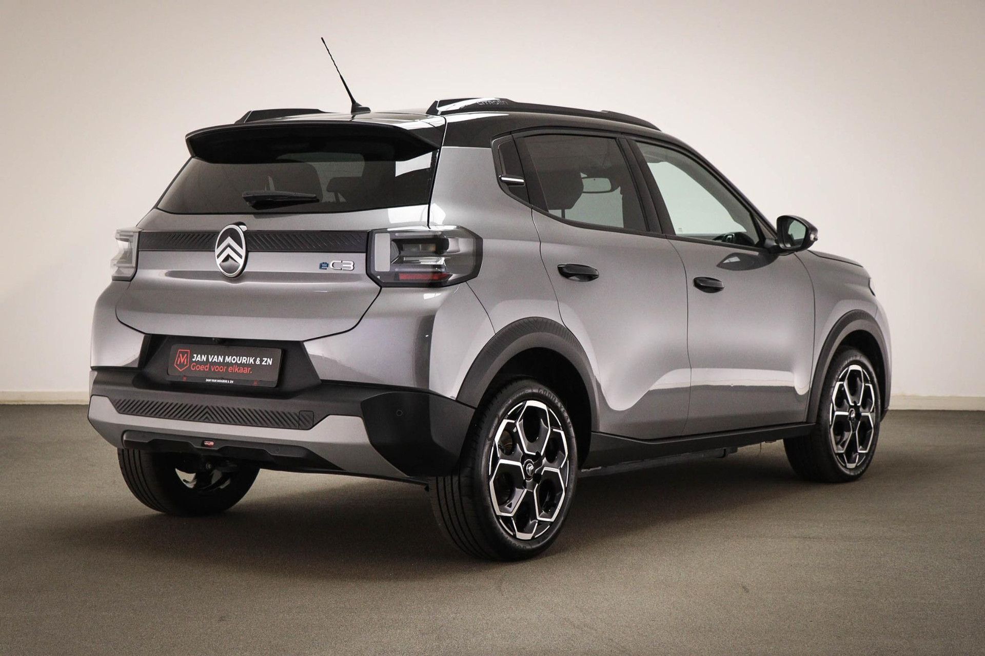 Citroën ë-C3 met kenteken KLB-73-J – achteraanzicht