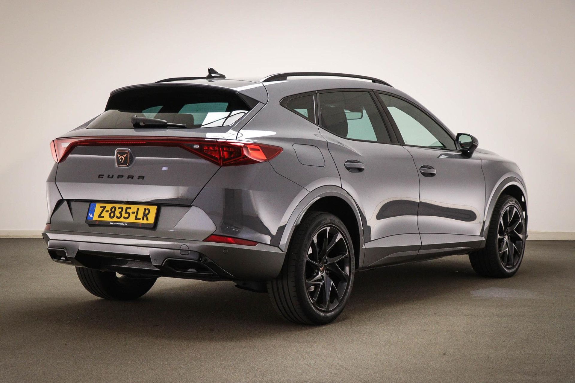 CUPRA Formentor met kenteken Z-835-LR – achteraanzicht