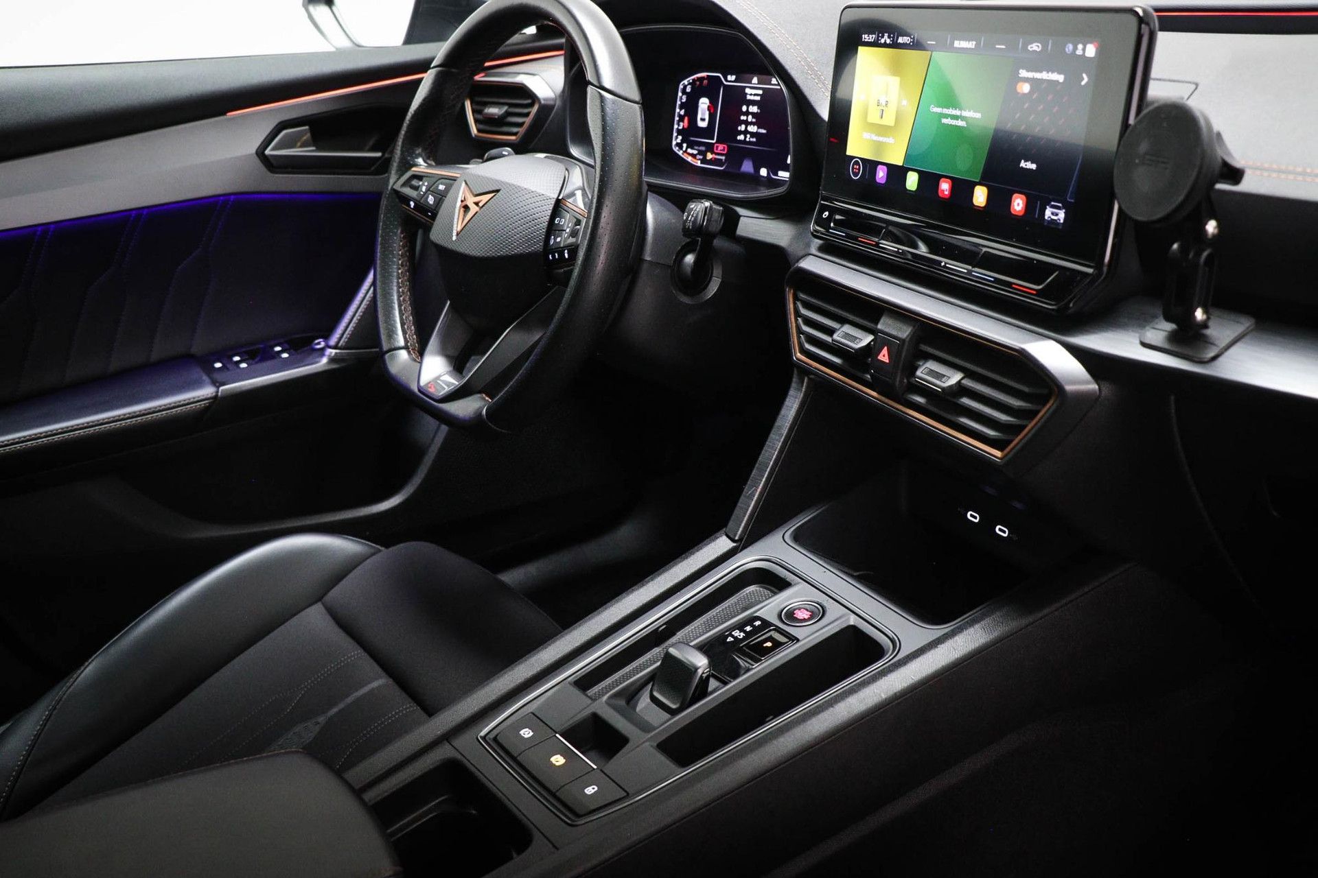 CUPRA Formentor met kenteken Z-835-LR – interieur
