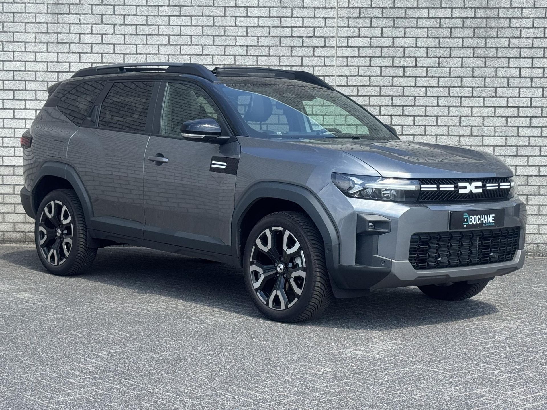 Dacia Bigster met kenteken JLZ-48-X – detailfoto