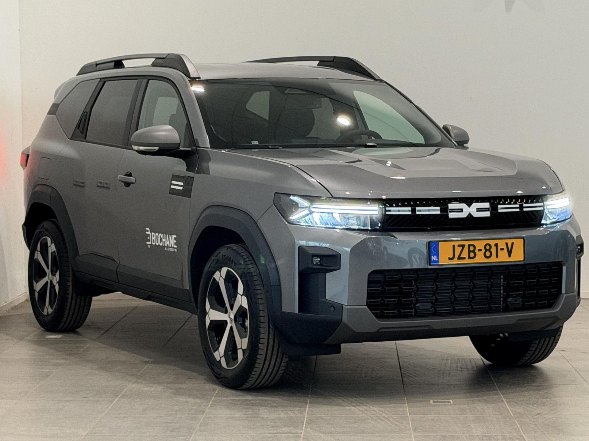 Dacia Bigster met kenteken JZB-81-V – detailfoto