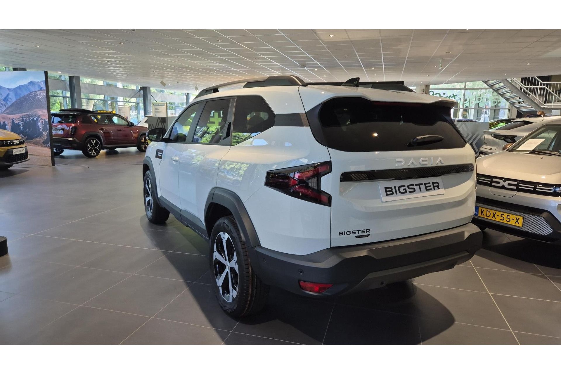 Dacia Bigster met kenteken KNV-05-L – achteraanzicht