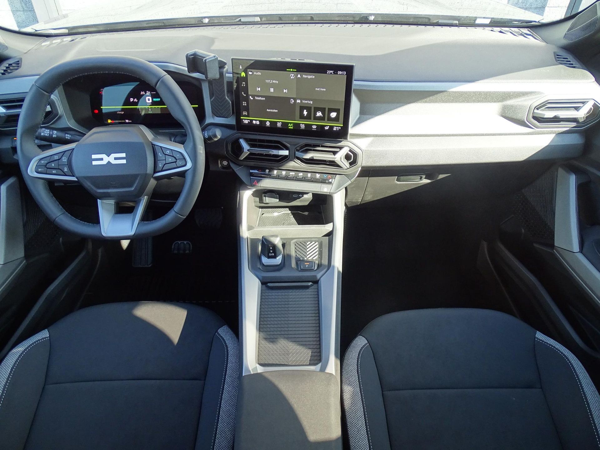 Dacia Bigster met kenteken KNV-11-L – interieur