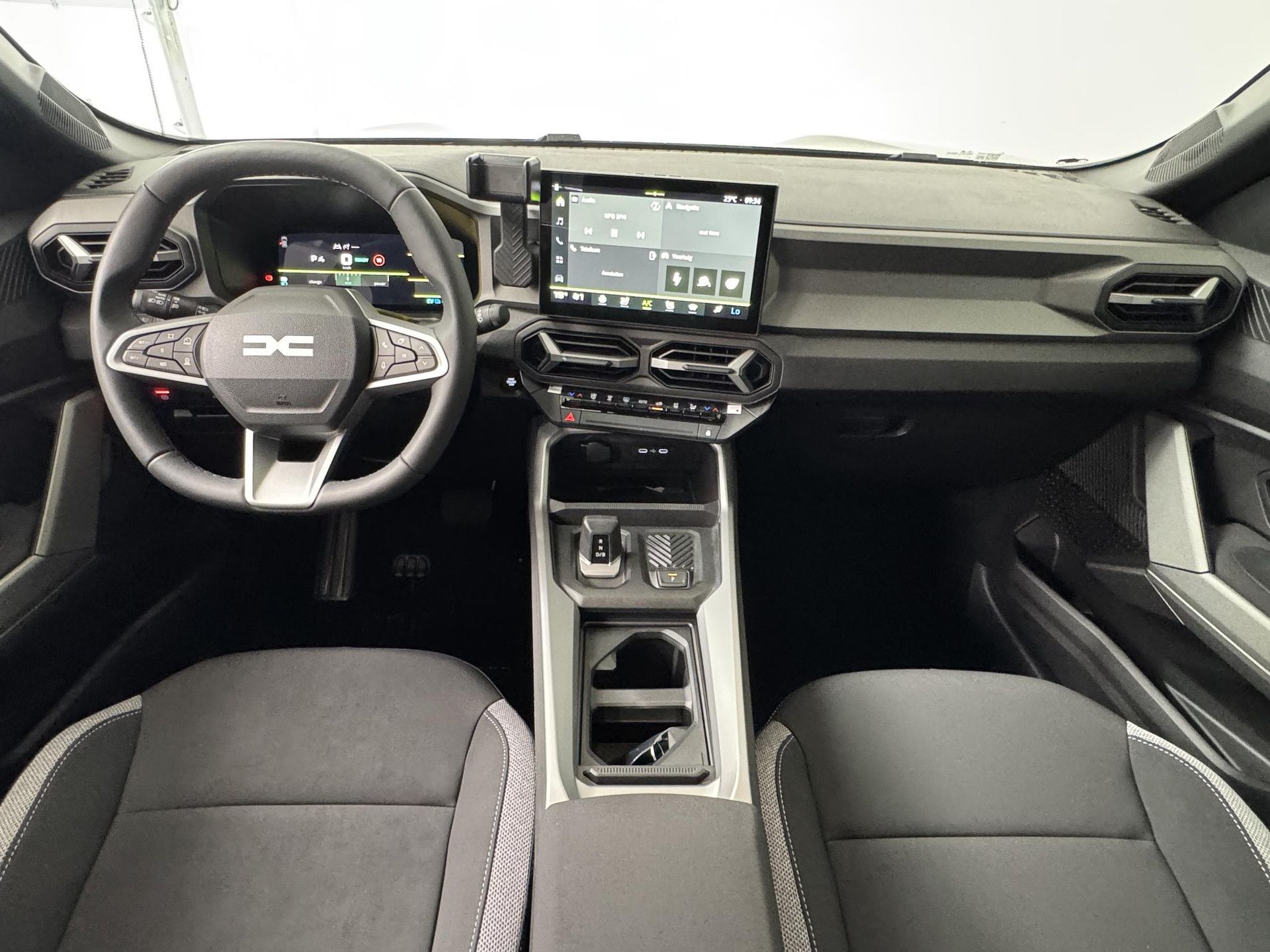 Dacia Bigster met kenteken KNV-15-L – interieur