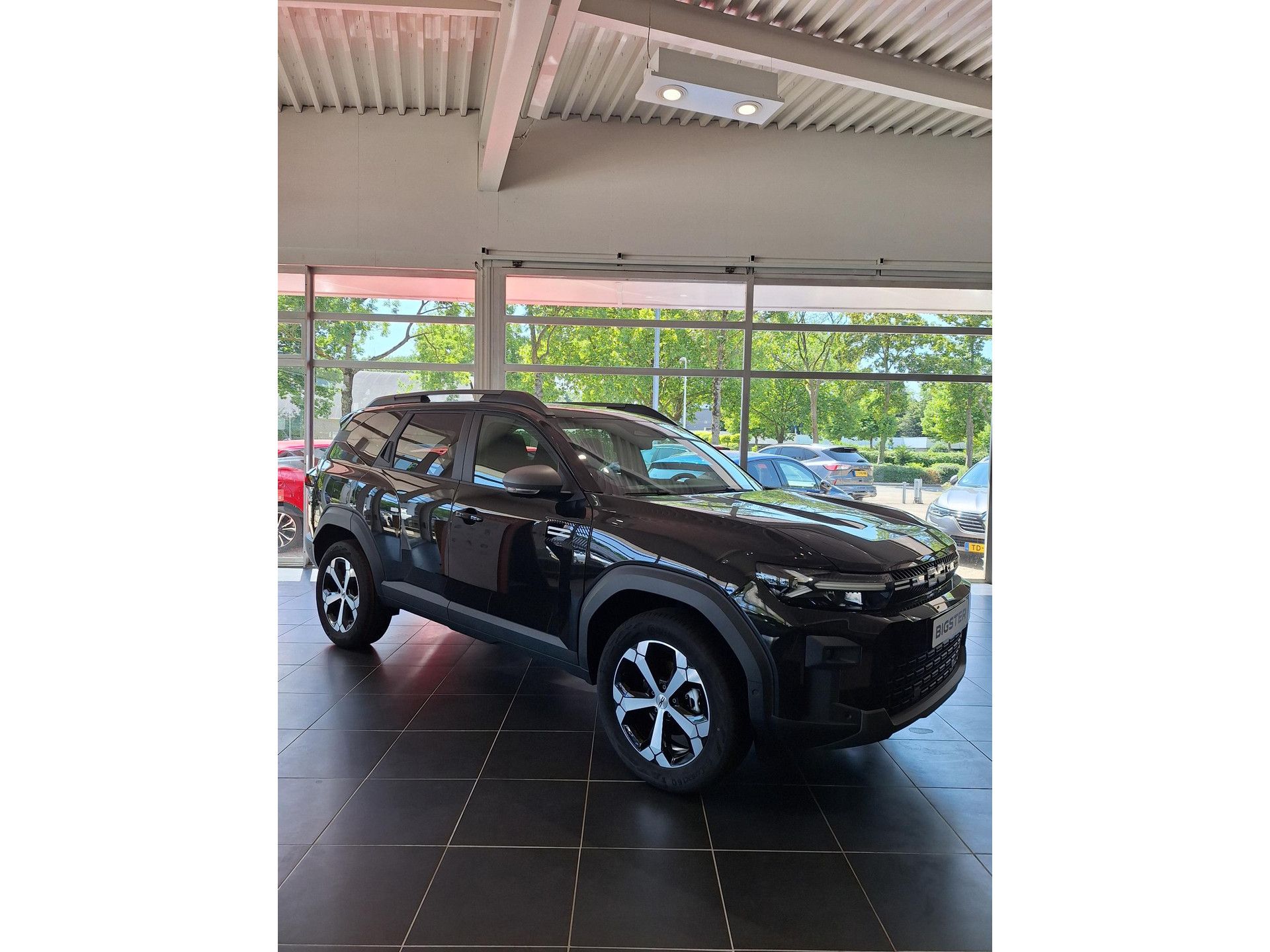 Dacia Bigster met kenteken KNV-37-L – interieur