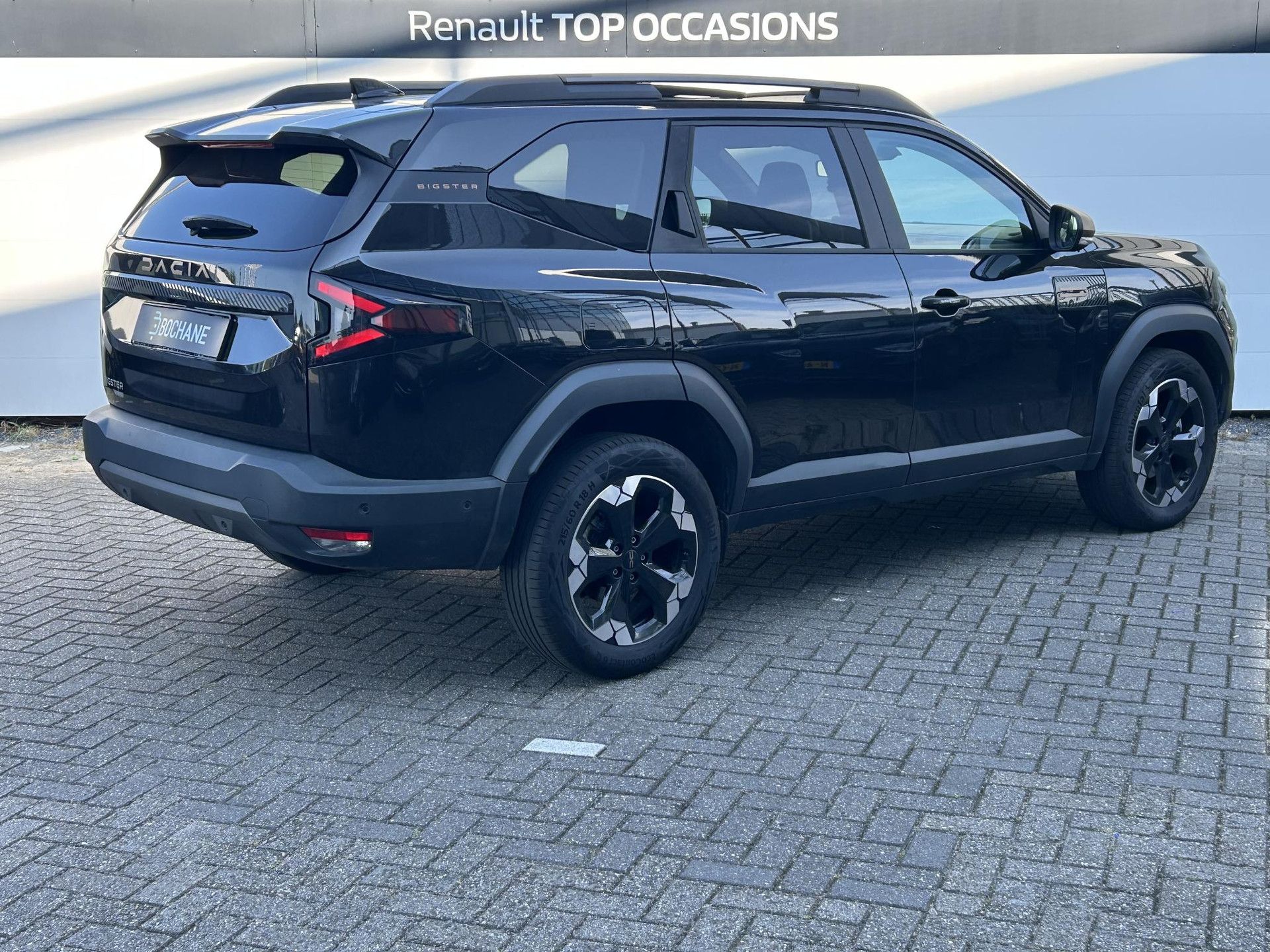 Dacia Bigster met kenteken KPF-17-X – achteraanzicht