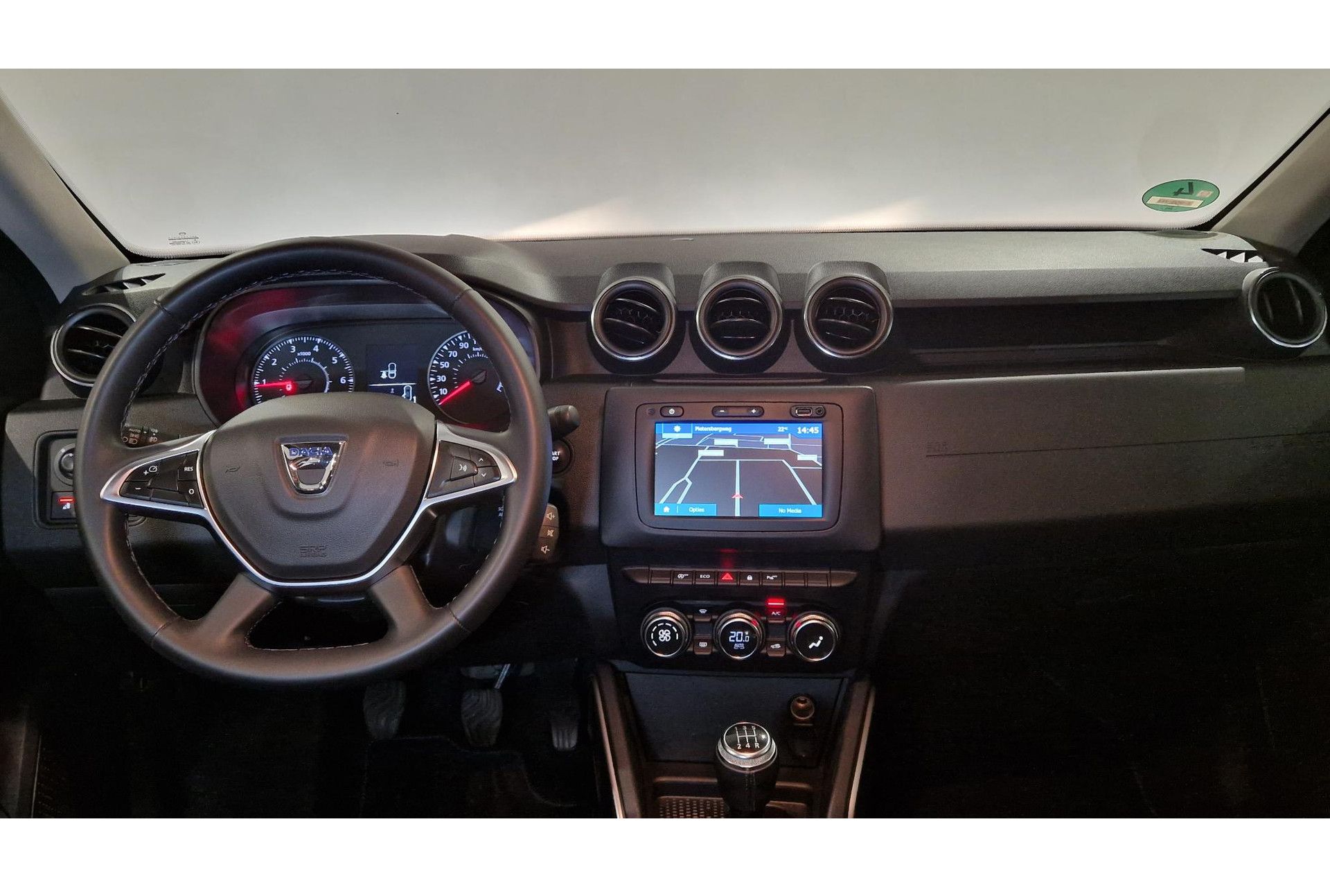 Dacia Duster met kenteken J-958-HJ – interieur