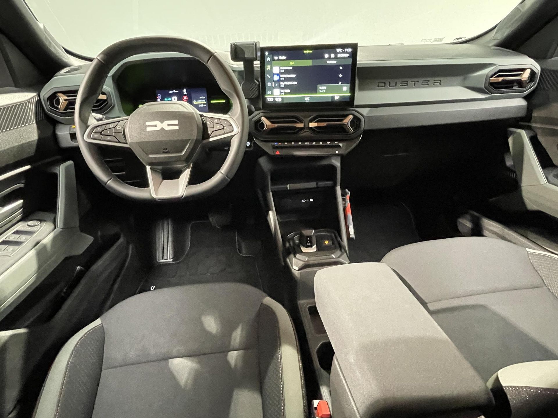 Dacia Duster met kenteken JGG-68-J – interieur