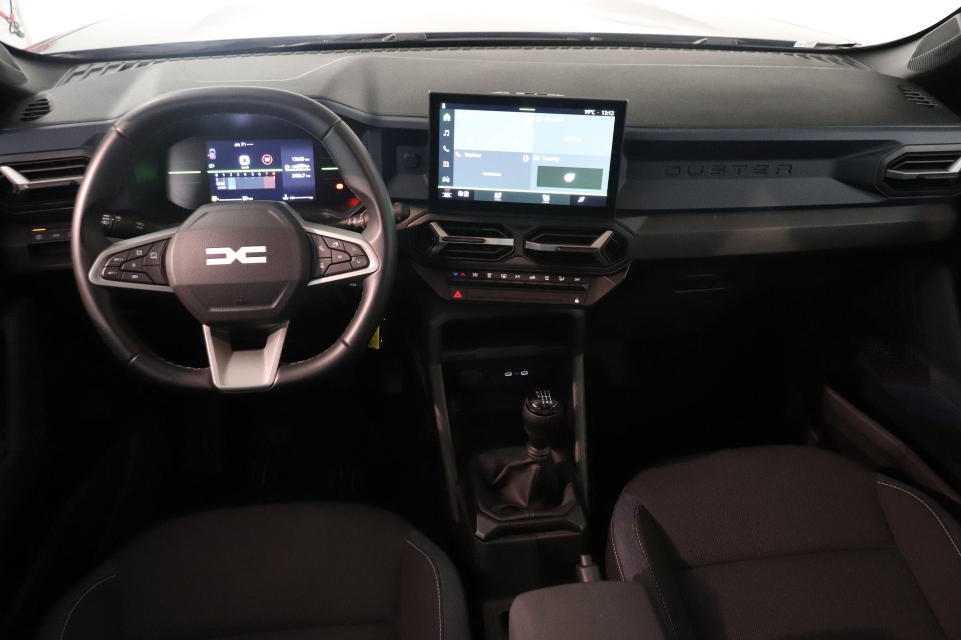Dacia Duster met kenteken JHZ-45-L – interieur