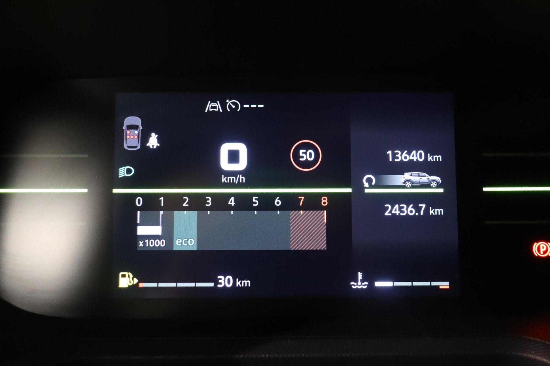 Dacia Duster met kenteken JHZ-45-L – dashboard