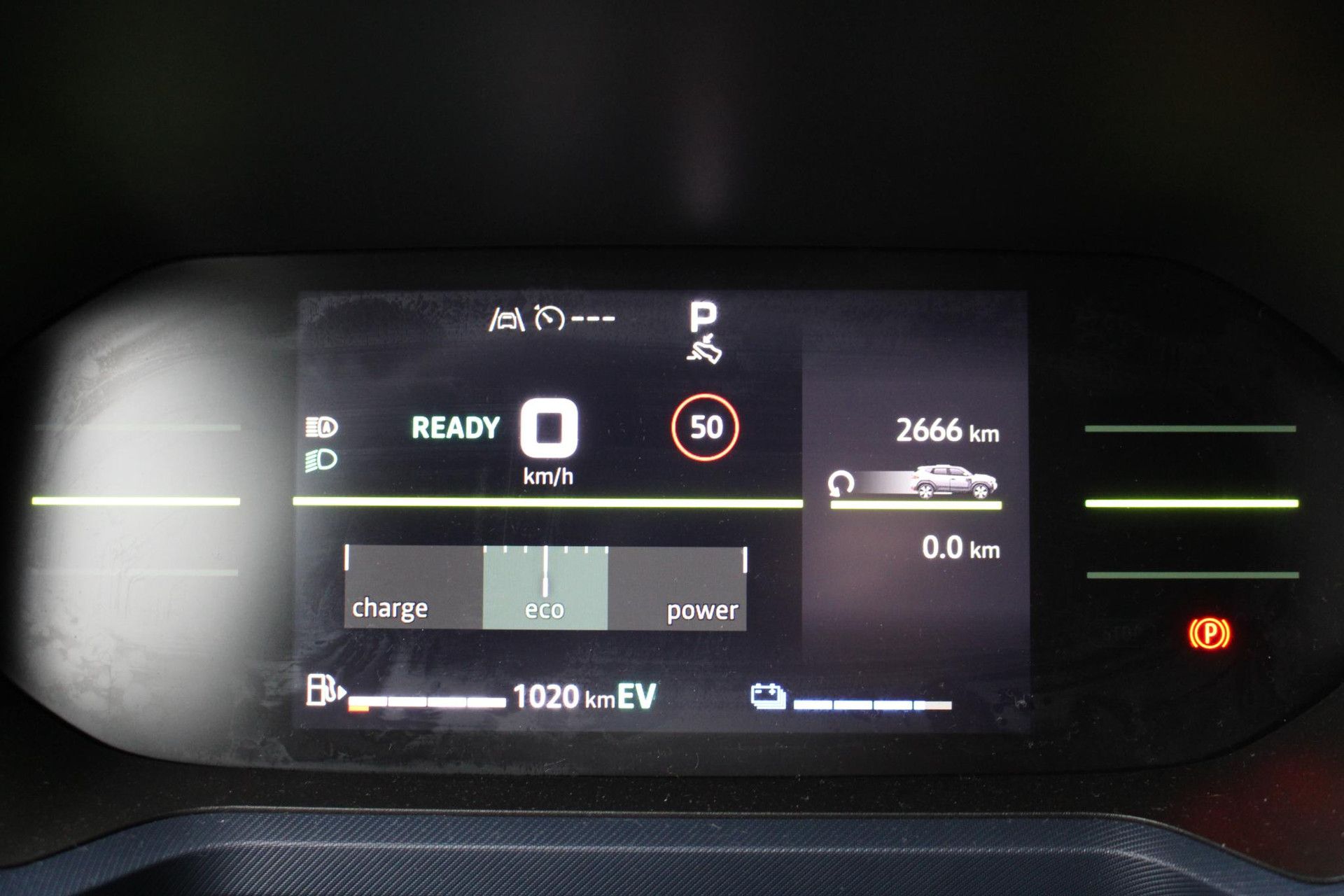 Dacia Duster met kenteken JLP-54-X – dashboard