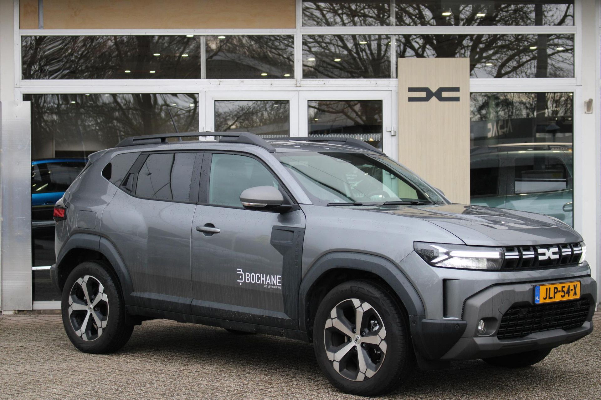 Dacia Duster met kenteken JLP-54-X – detailfoto