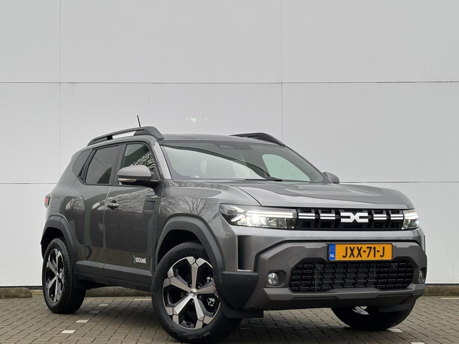 Dacia Duster met kenteken JXX-71-J – achteraanzicht