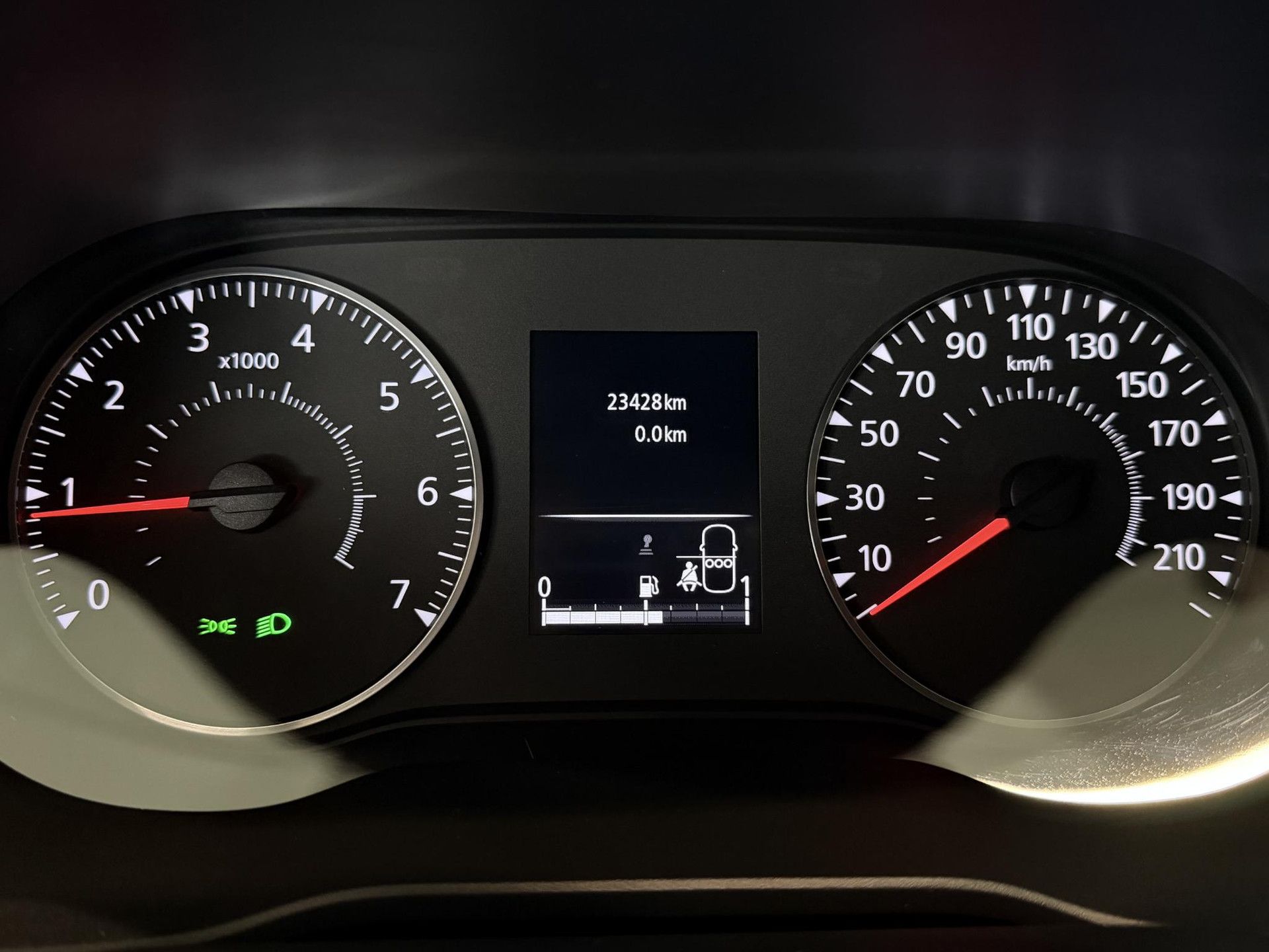 Dacia Duster met kenteken R-134-PX – dashboard