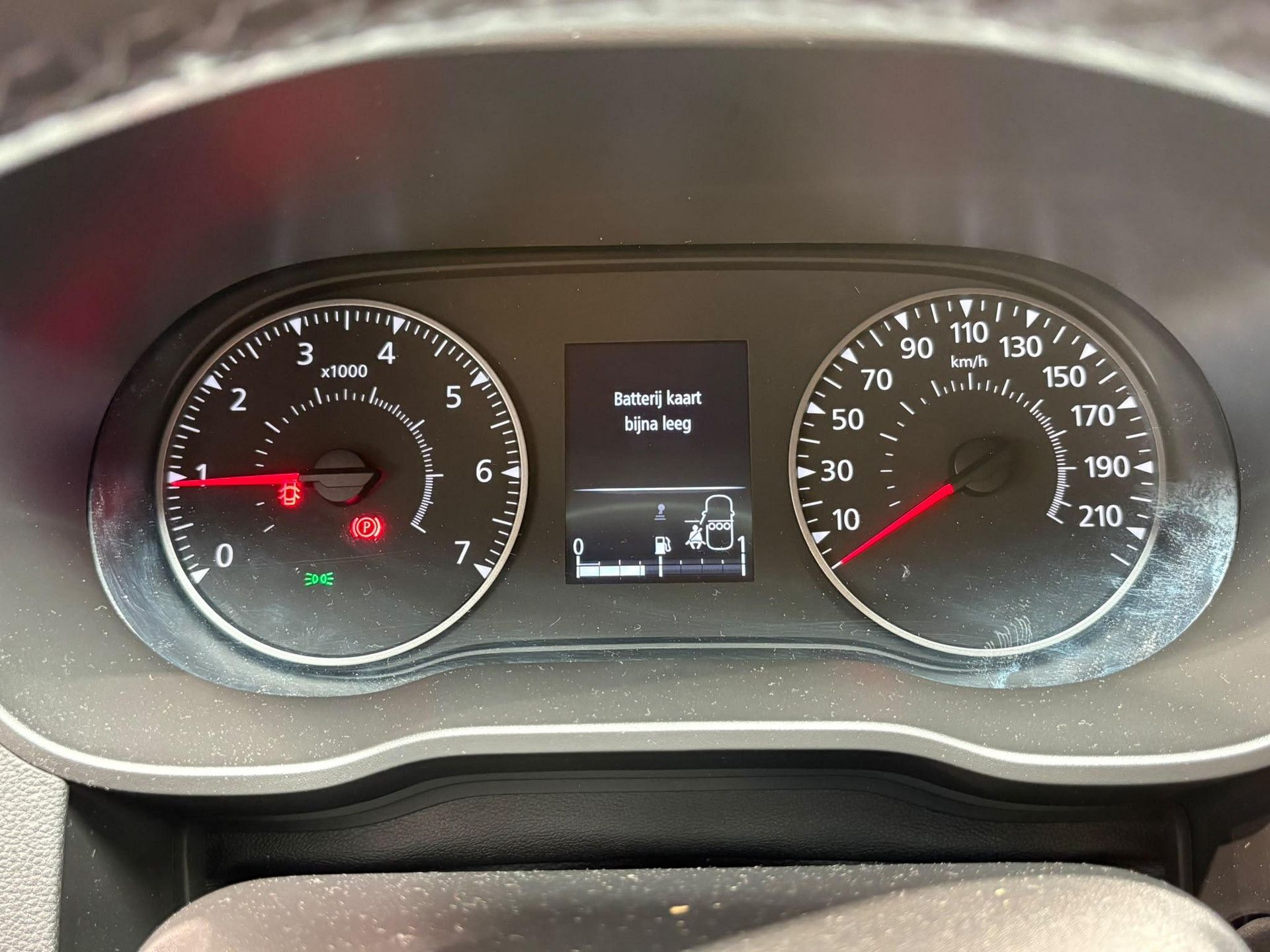 Dacia Duster met kenteken X-420-BH – dashboard