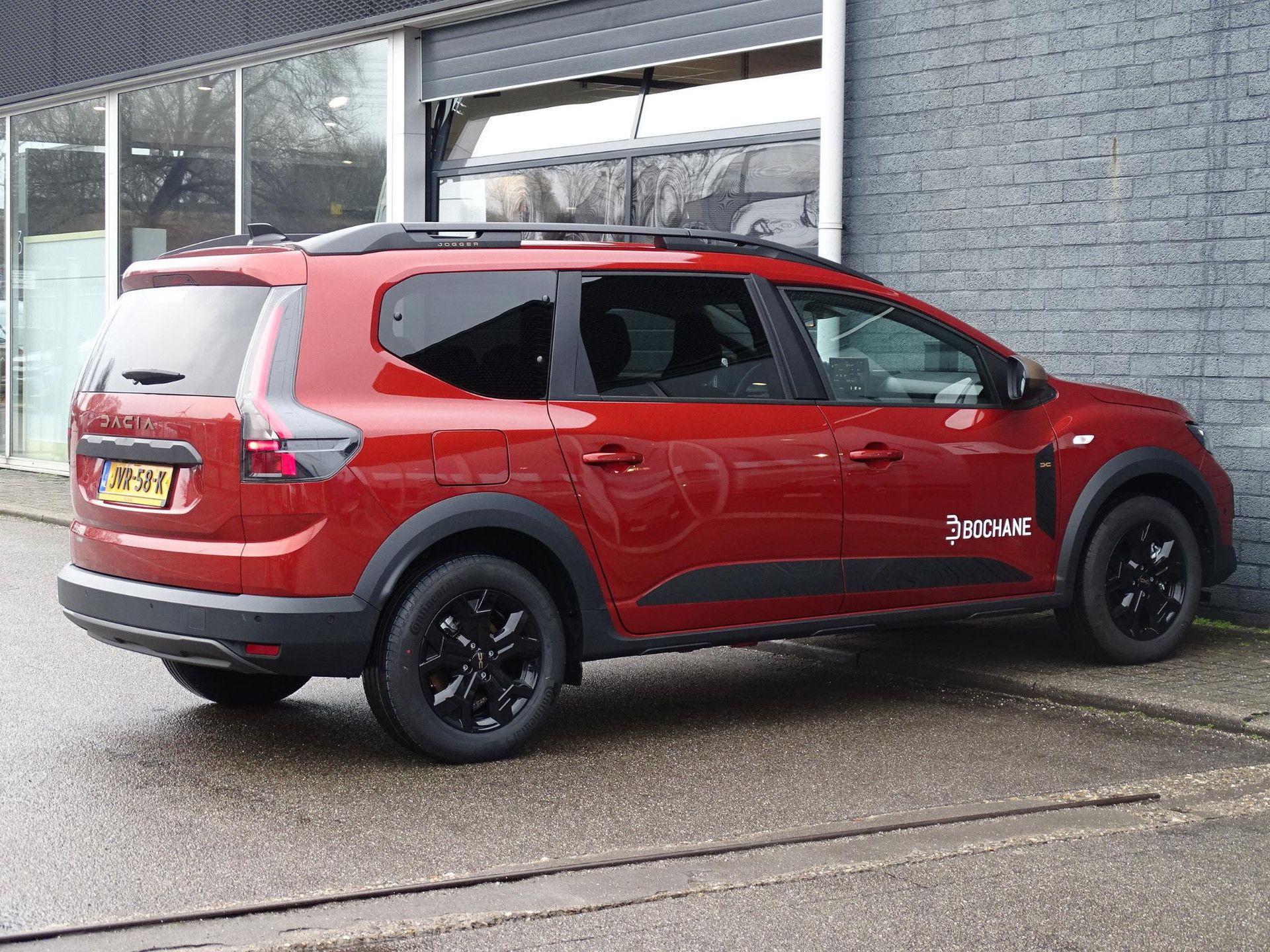 Dacia Jogger met kenteken JVR-58-K – achteraanzicht
