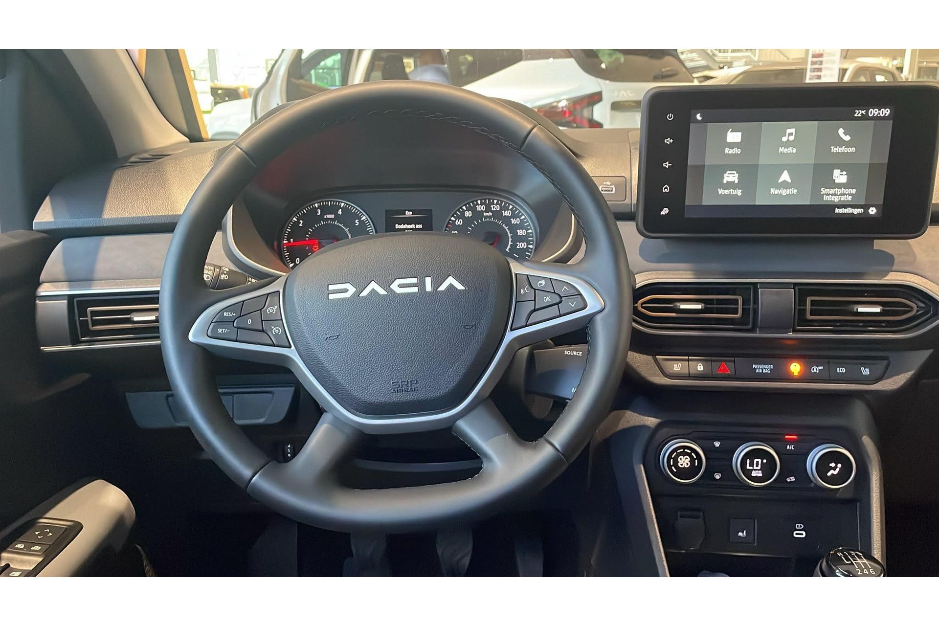 Dacia Jogger met kenteken KKG-37-S – interieur