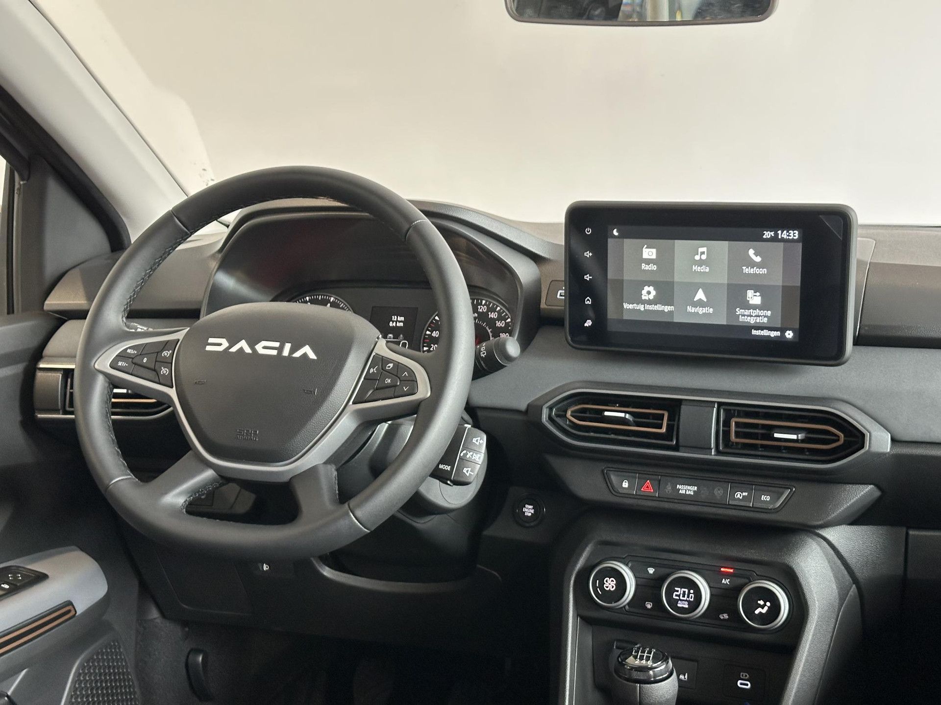 Dacia Jogger met kenteken KKG-40-S – interieur