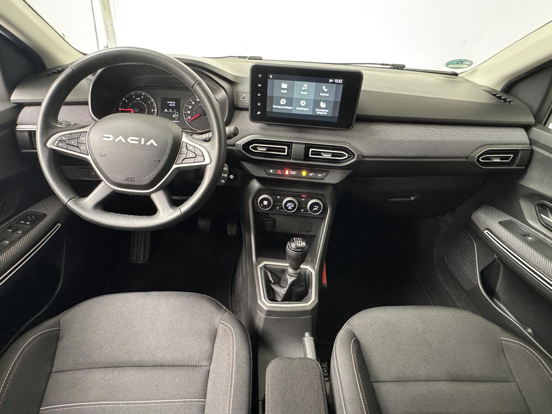 Dacia Jogger met kenteken T-582-BD – interieur