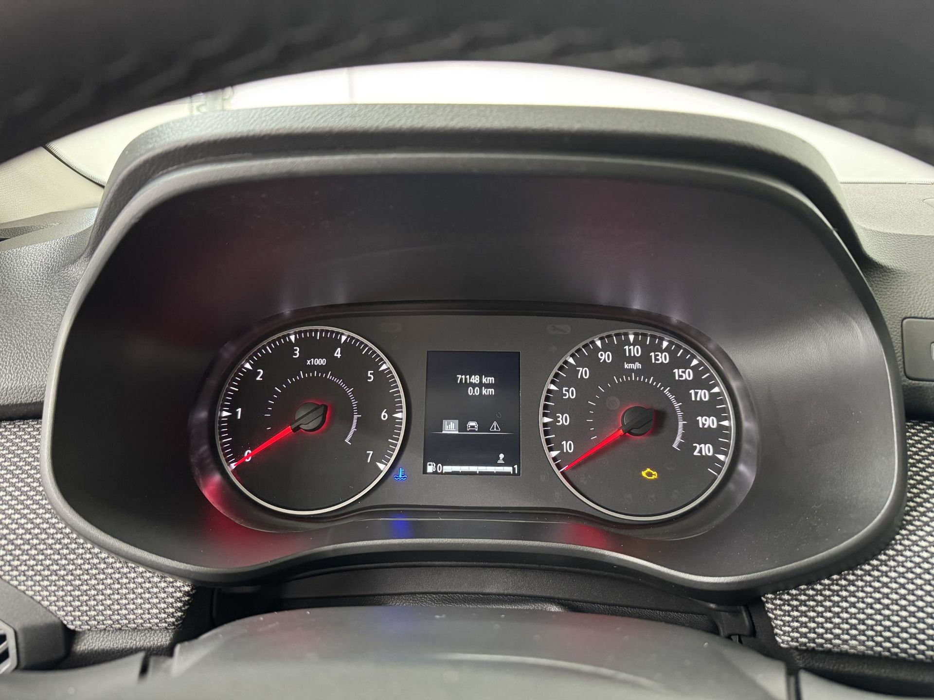 Dacia Jogger met kenteken T-582-BD – dashboard