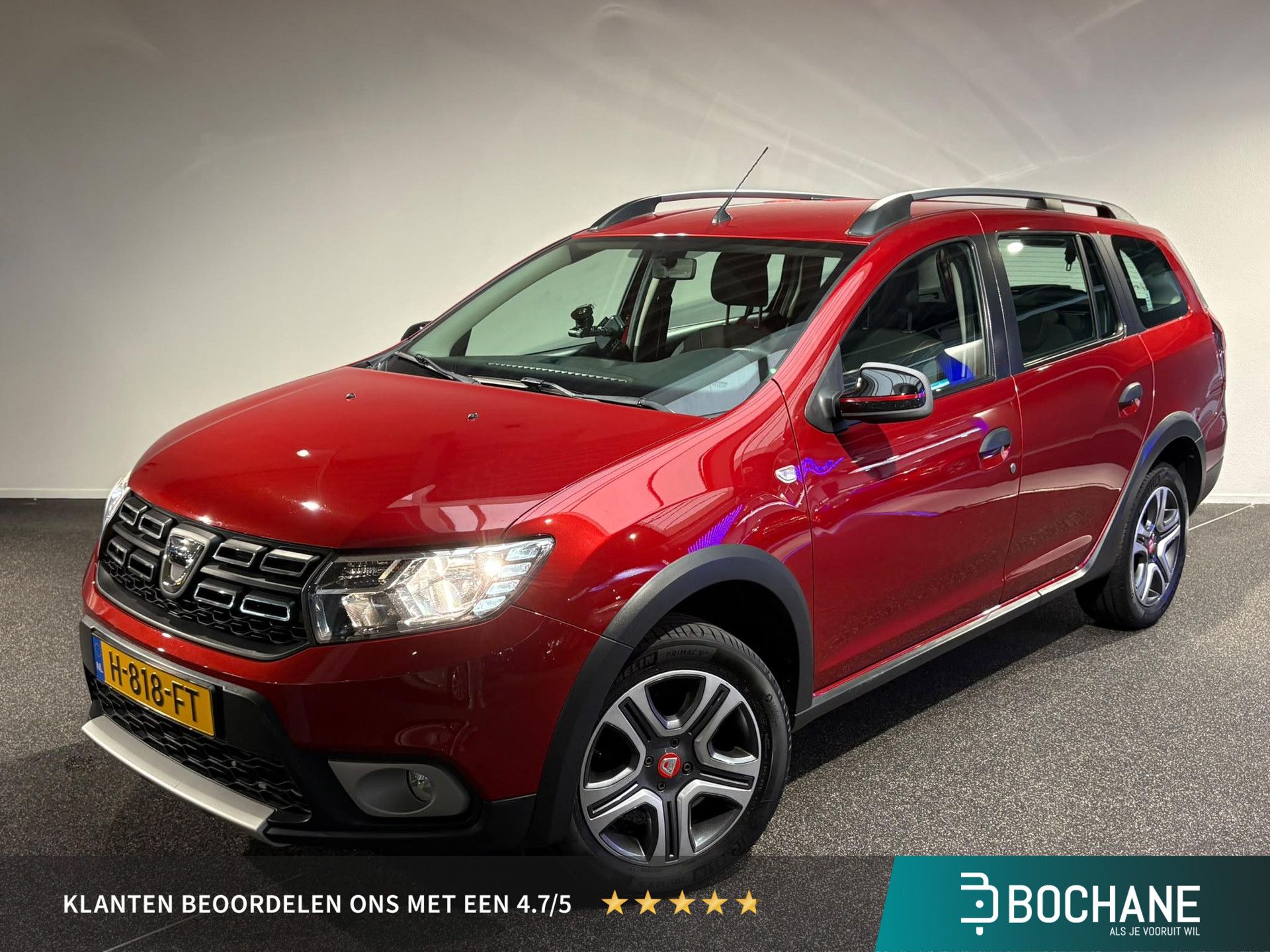 Dacia Logan met kenteken H-818-FT – vooraanzicht