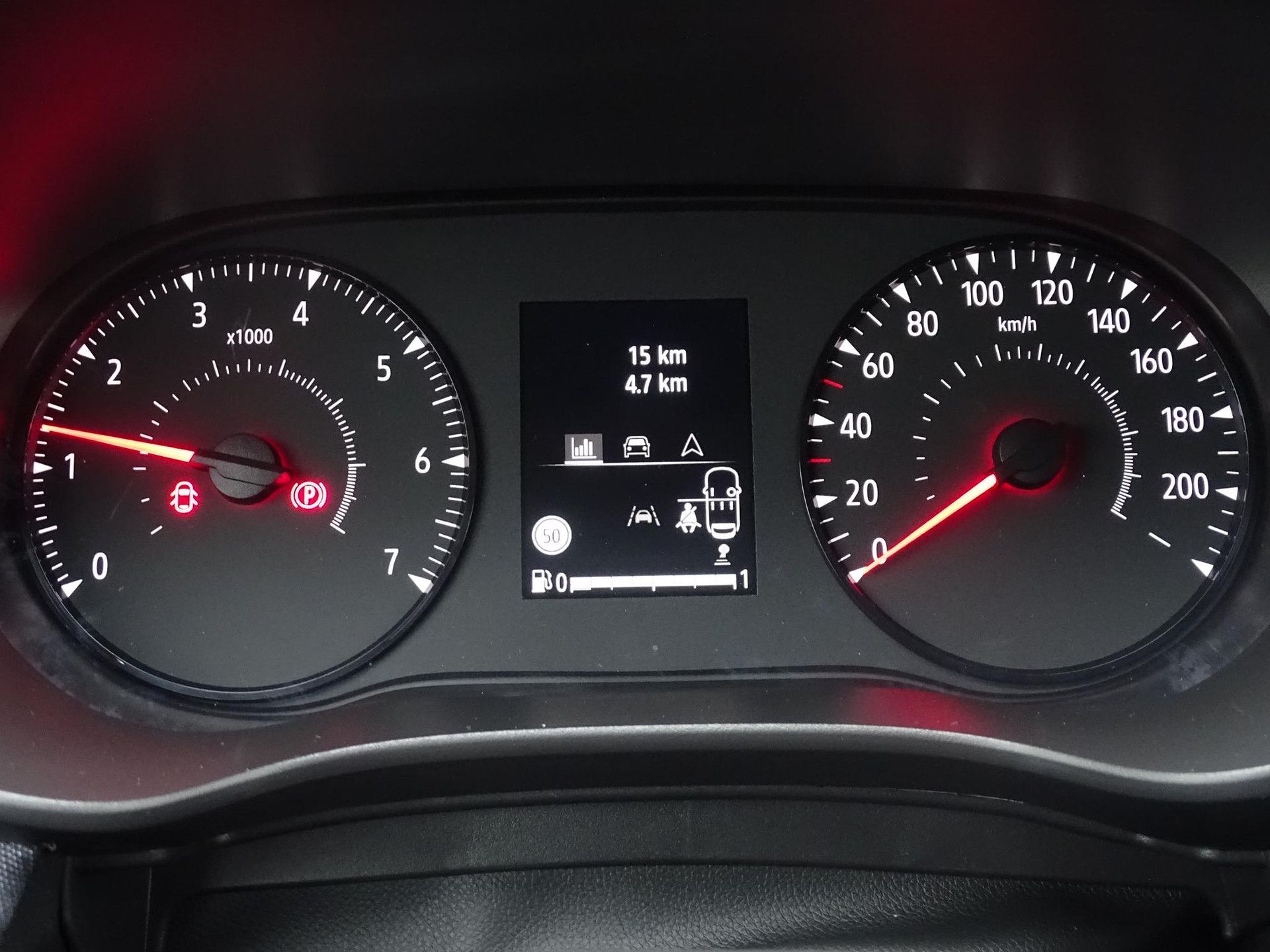 Dacia Sandero met kenteken JVR-55-K – detailfoto