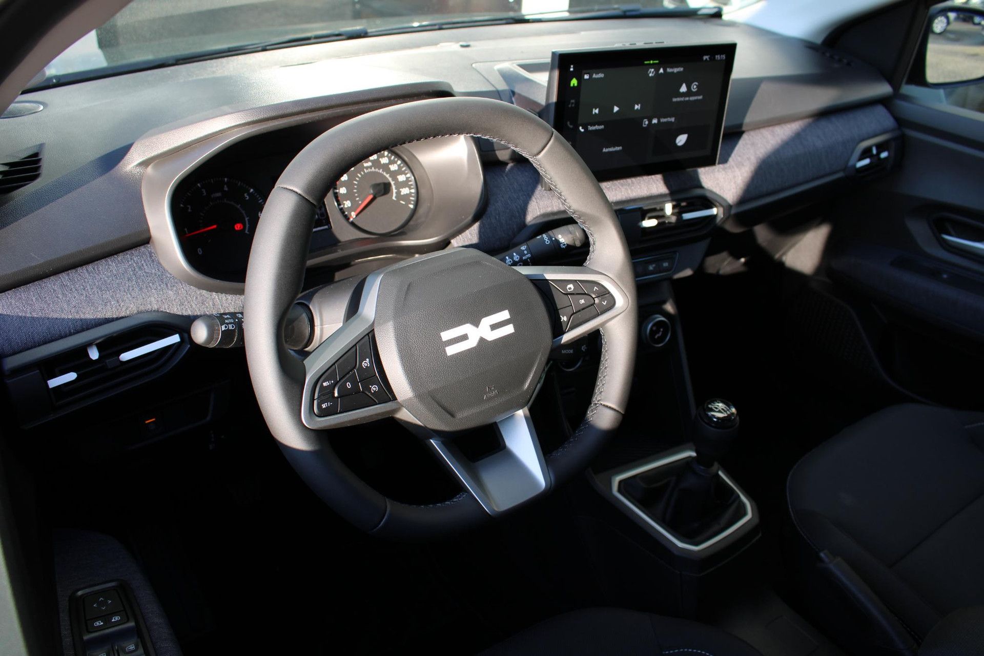 Dacia Sandero met kenteken JVR-56-K – interieur