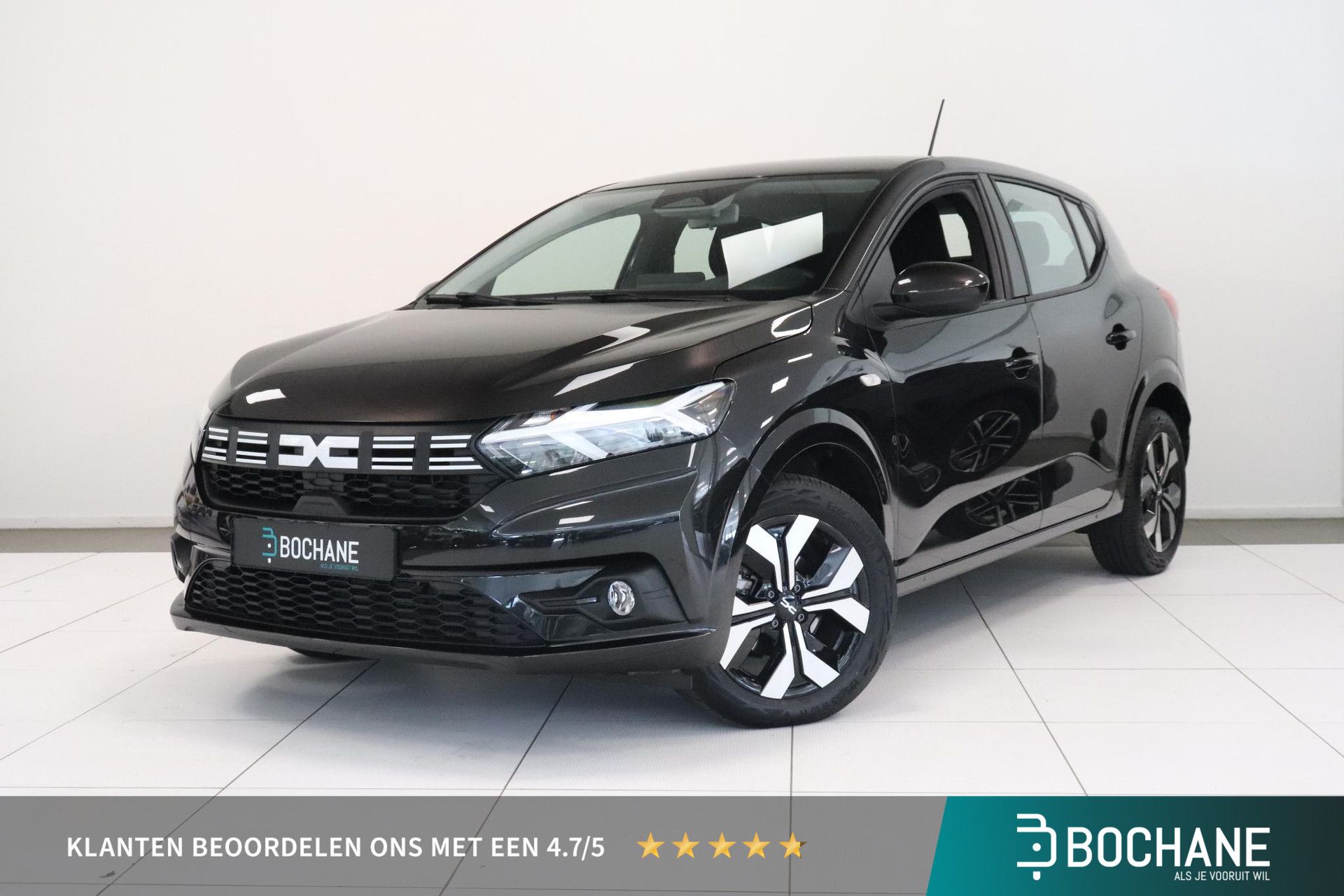 Dacia Sandero met kenteken KFL-27-R – vooraanzicht