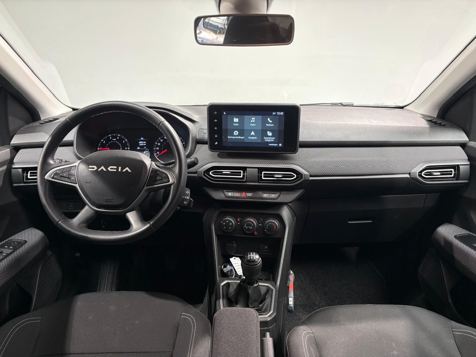 Dacia Sandero met kenteken Z-501-LL – interieur