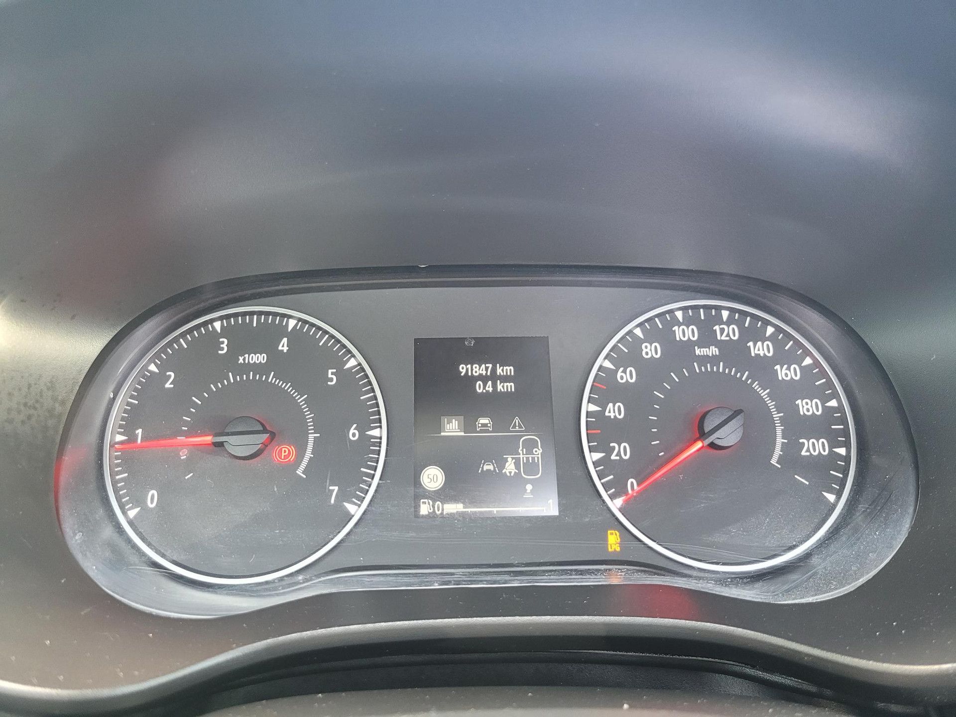 Dacia SanderoStepway met kenteken GHF-57-K – dashboard