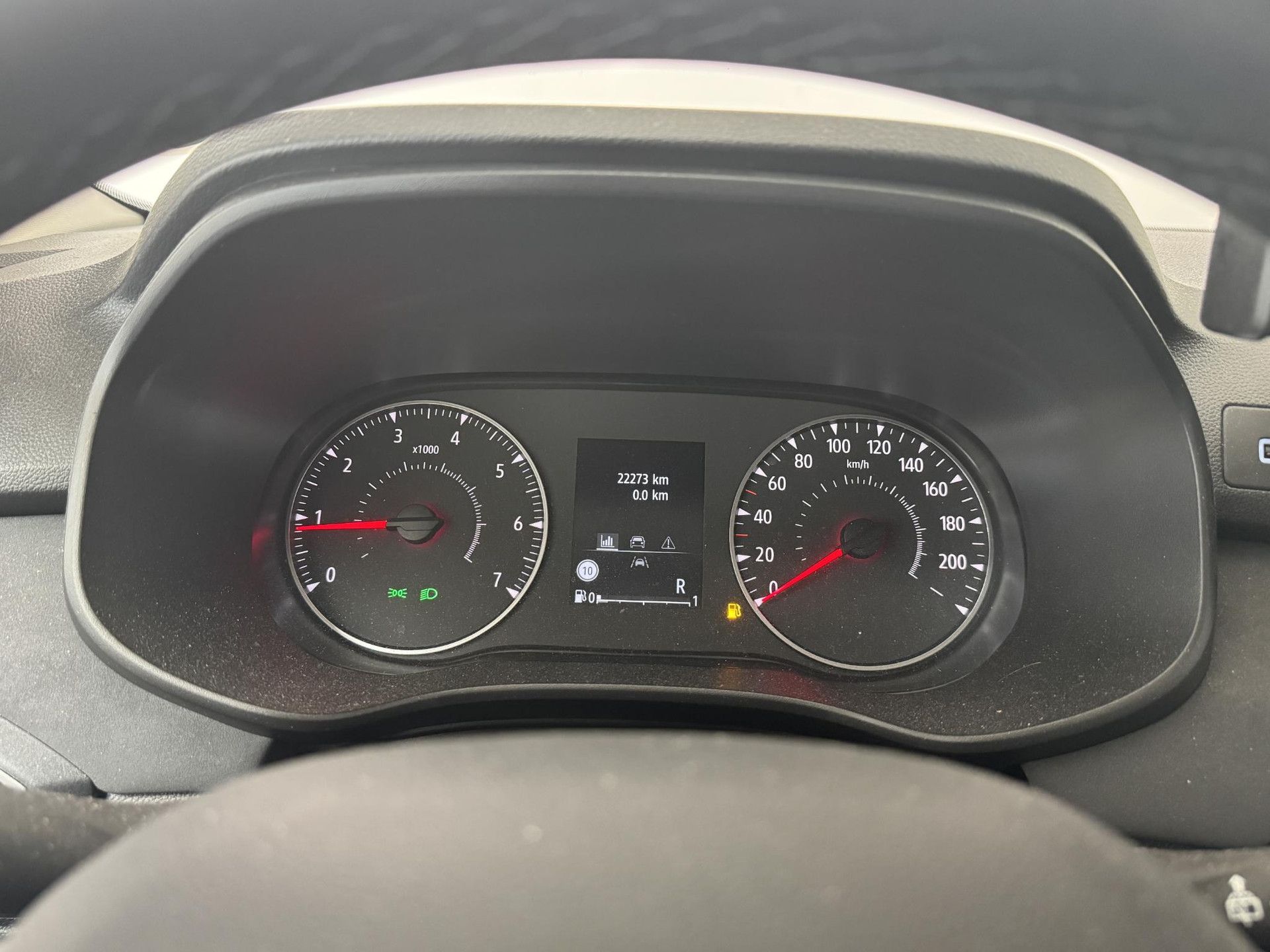 Dacia SanderoStepway met kenteken GHZ-99-V – dashboard