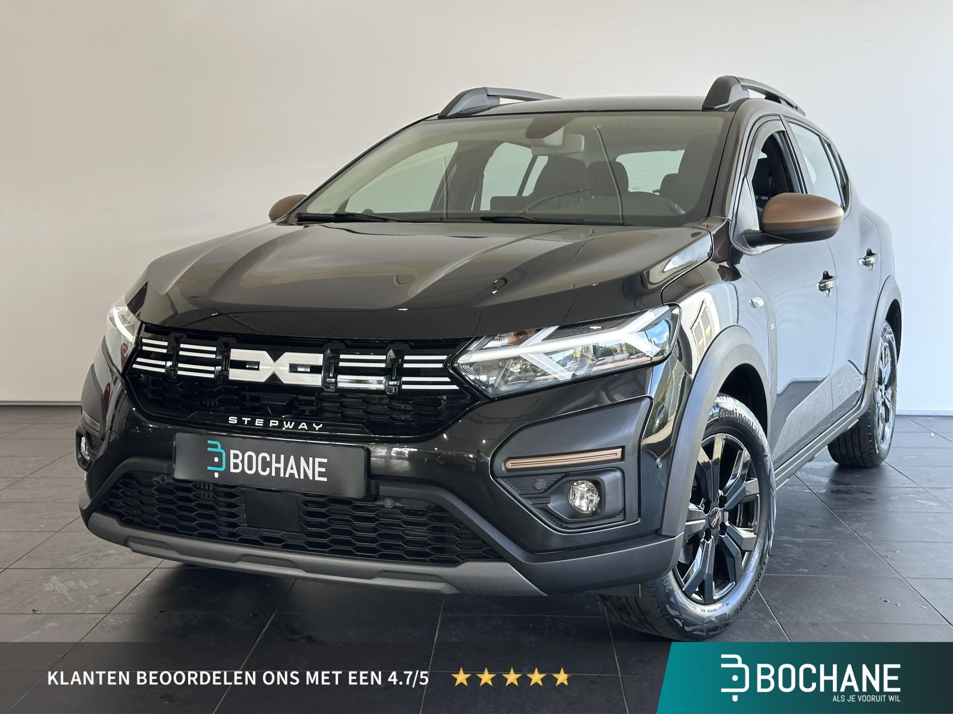 Dacia SanderoStepway met kenteken GLJ-67-N – vooraanzicht