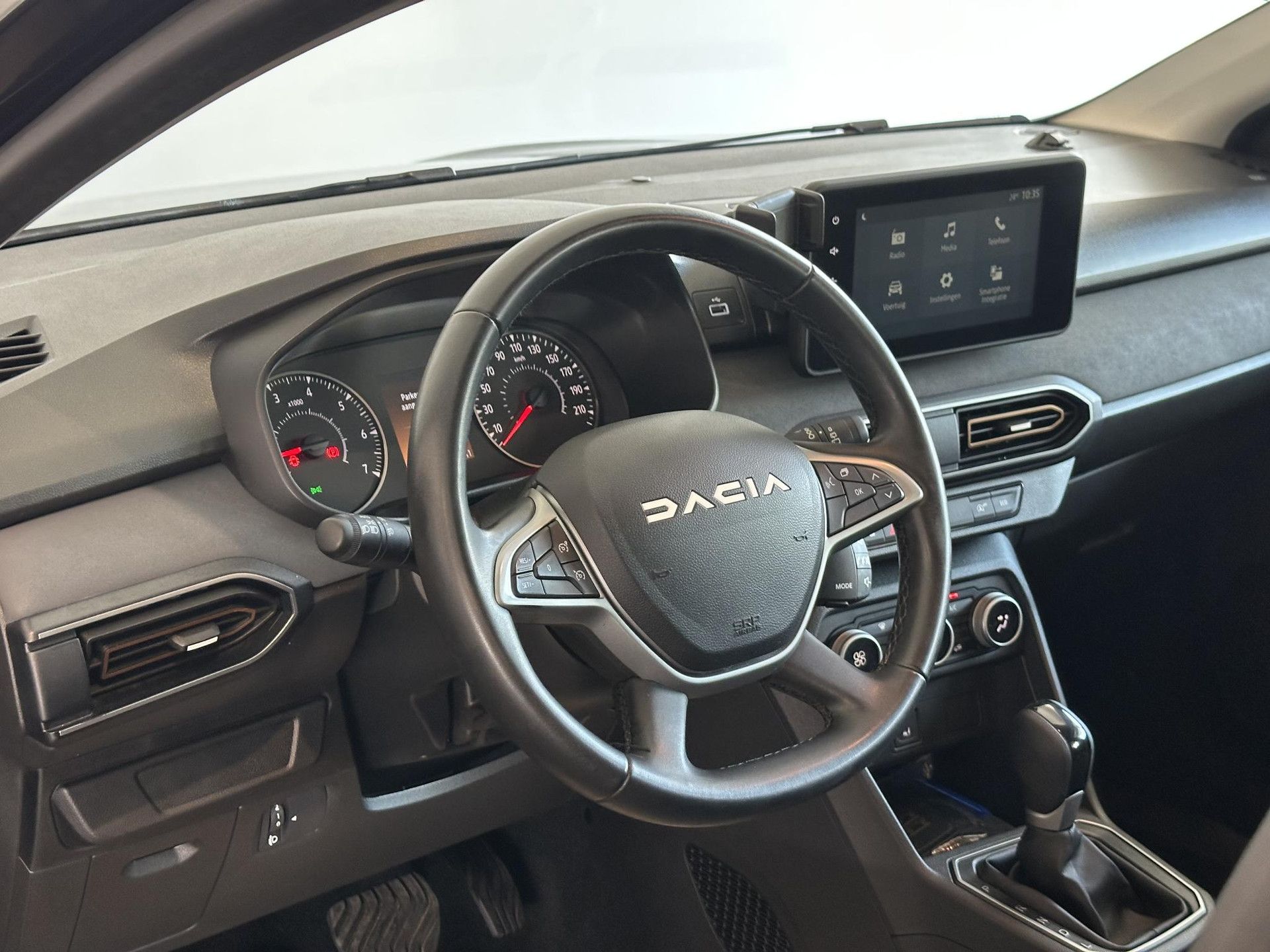 Dacia SanderoStepway met kenteken GLJ-67-N – interieur