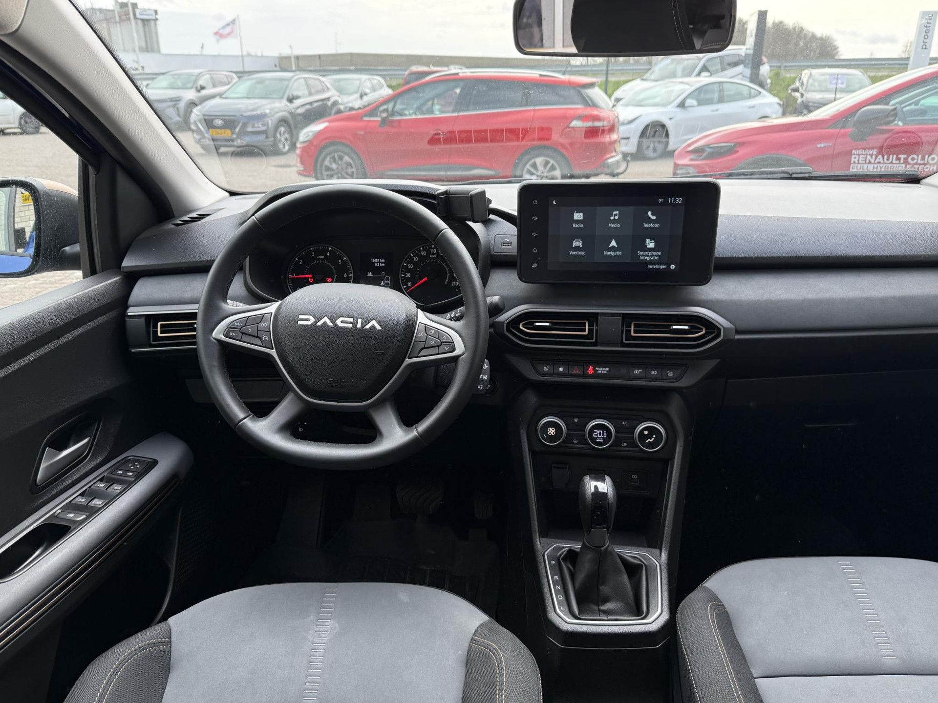 Dacia SanderoStepway met kenteken JZK-85-S – interieur