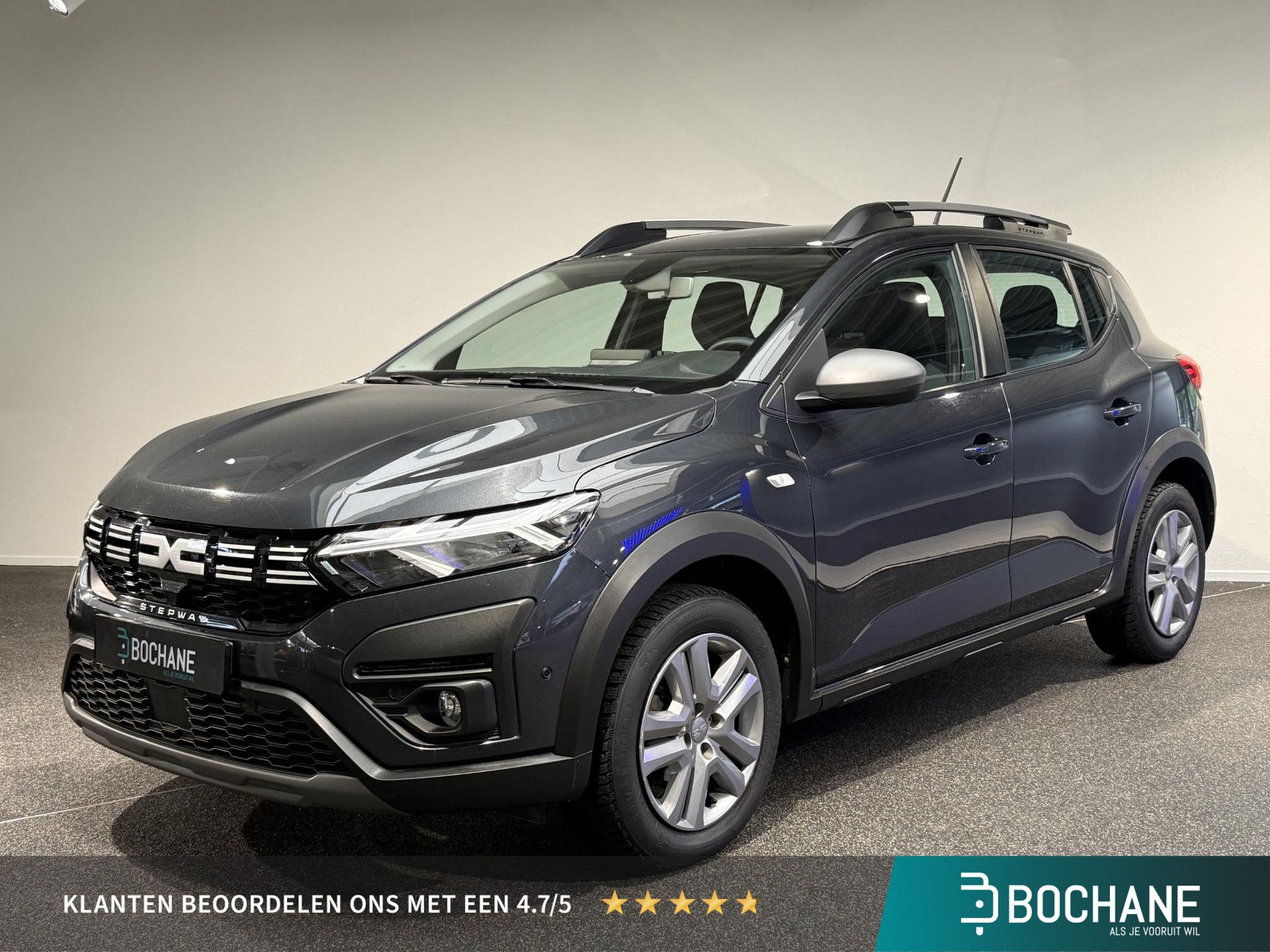 Dacia SanderoStepway met kenteken KDV-73-Z – vooraanzicht