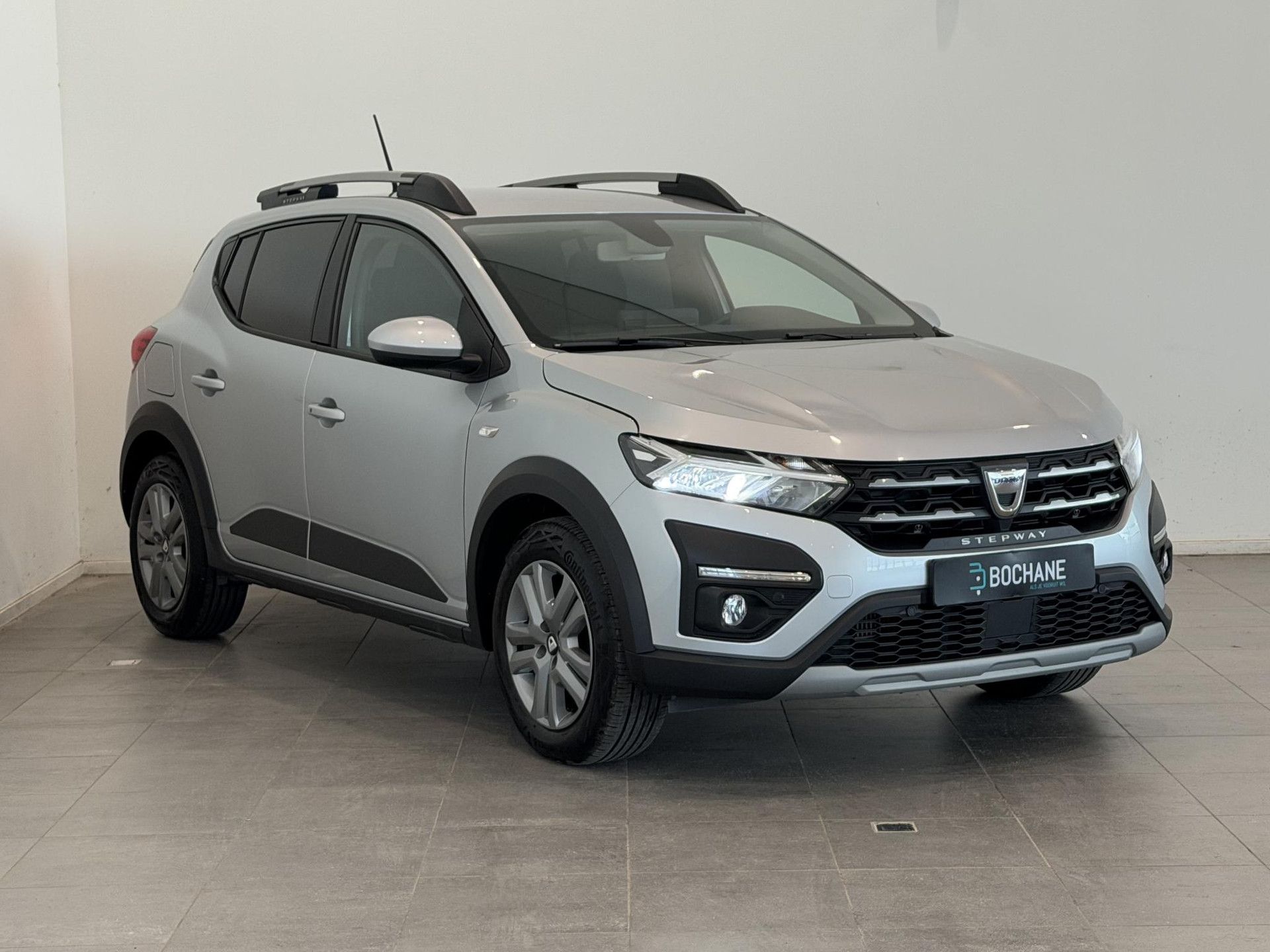 Dacia SanderoStepway met kenteken KHJ-63-X – detailfoto