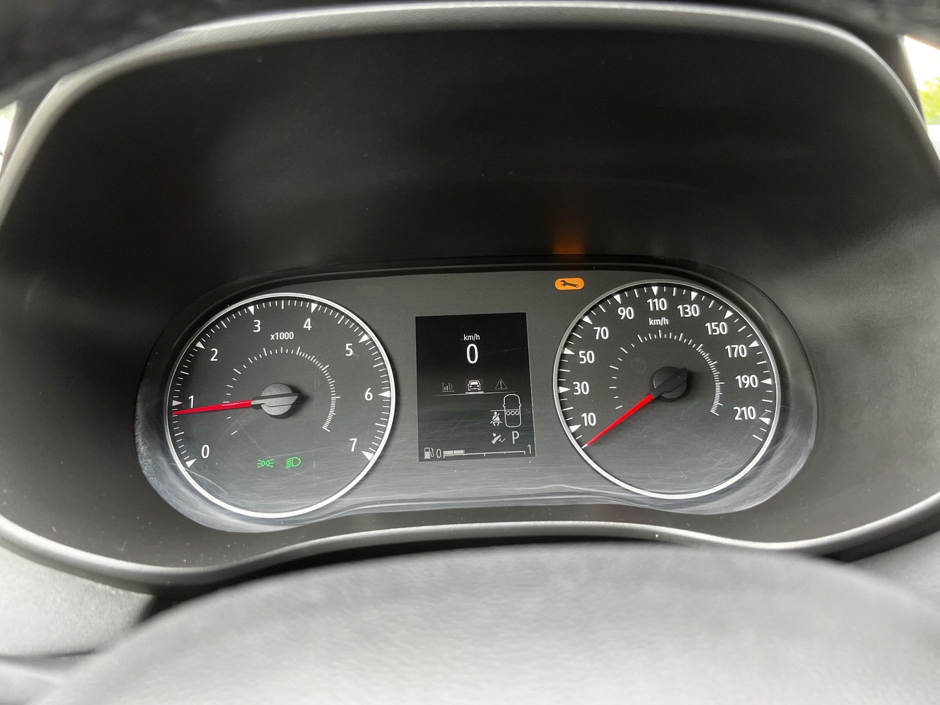 Dacia SanderoStepway met kenteken KKD-38-X – dashboard