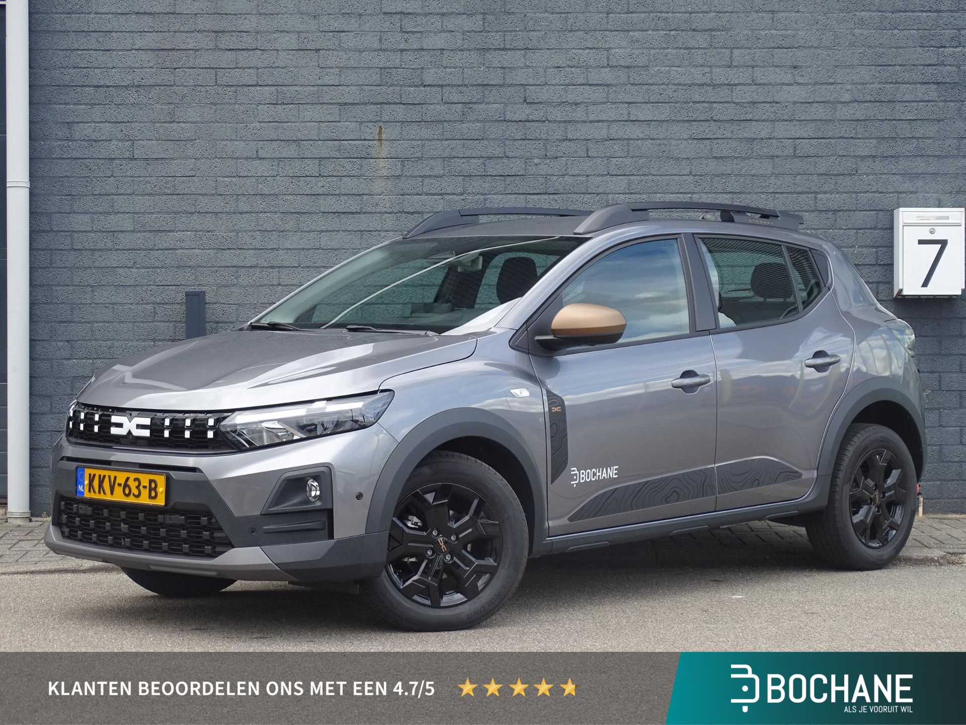 Dacia SanderoStepway met kenteken KKV-63-B – vooraanzicht