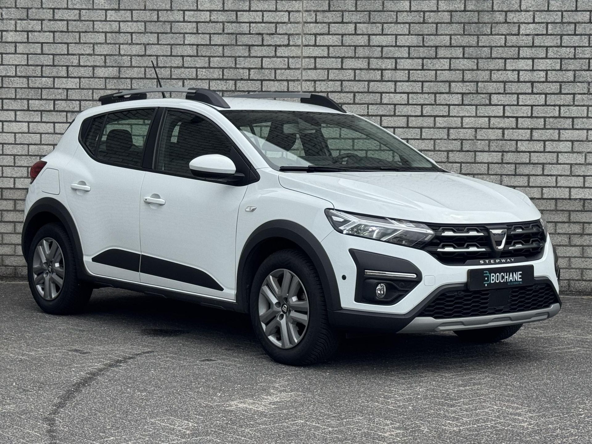 Dacia SanderoStepway met kenteken L-226-JT – detailfoto